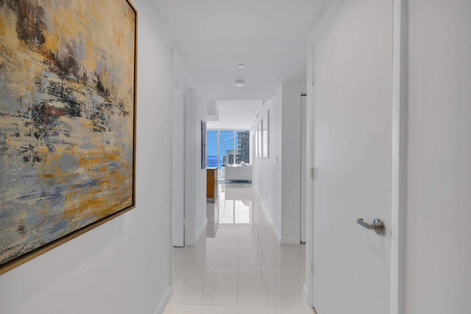 Large Suites in Hotel W with bay views