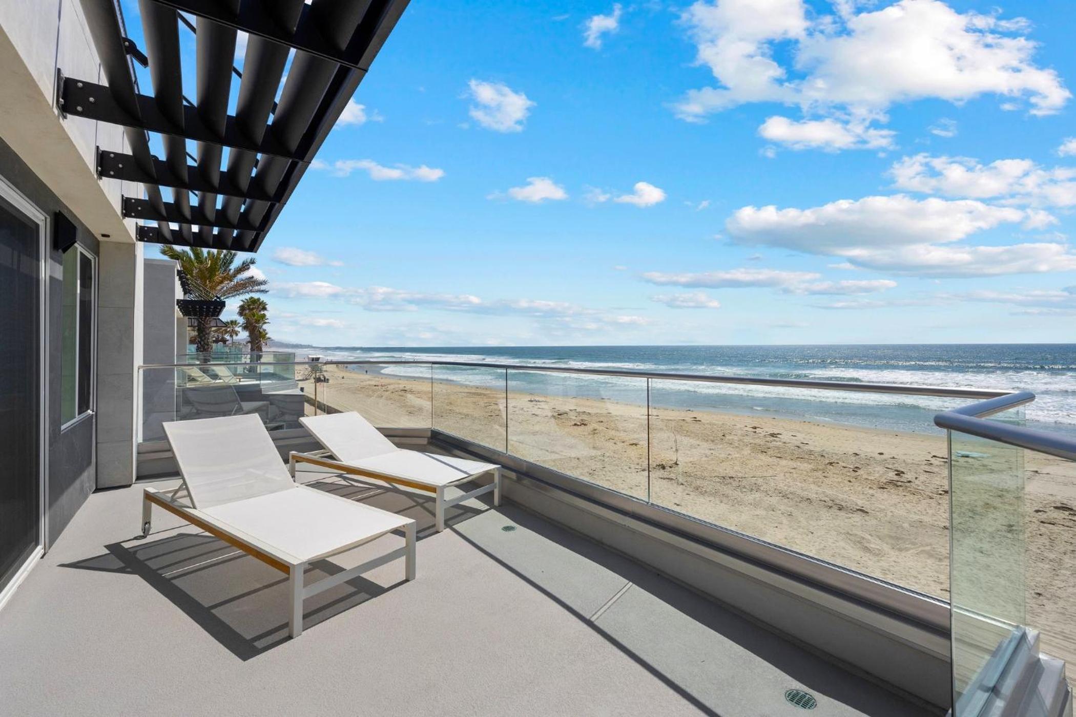 B5130 Bluewater Oceanfront 2 North view 2