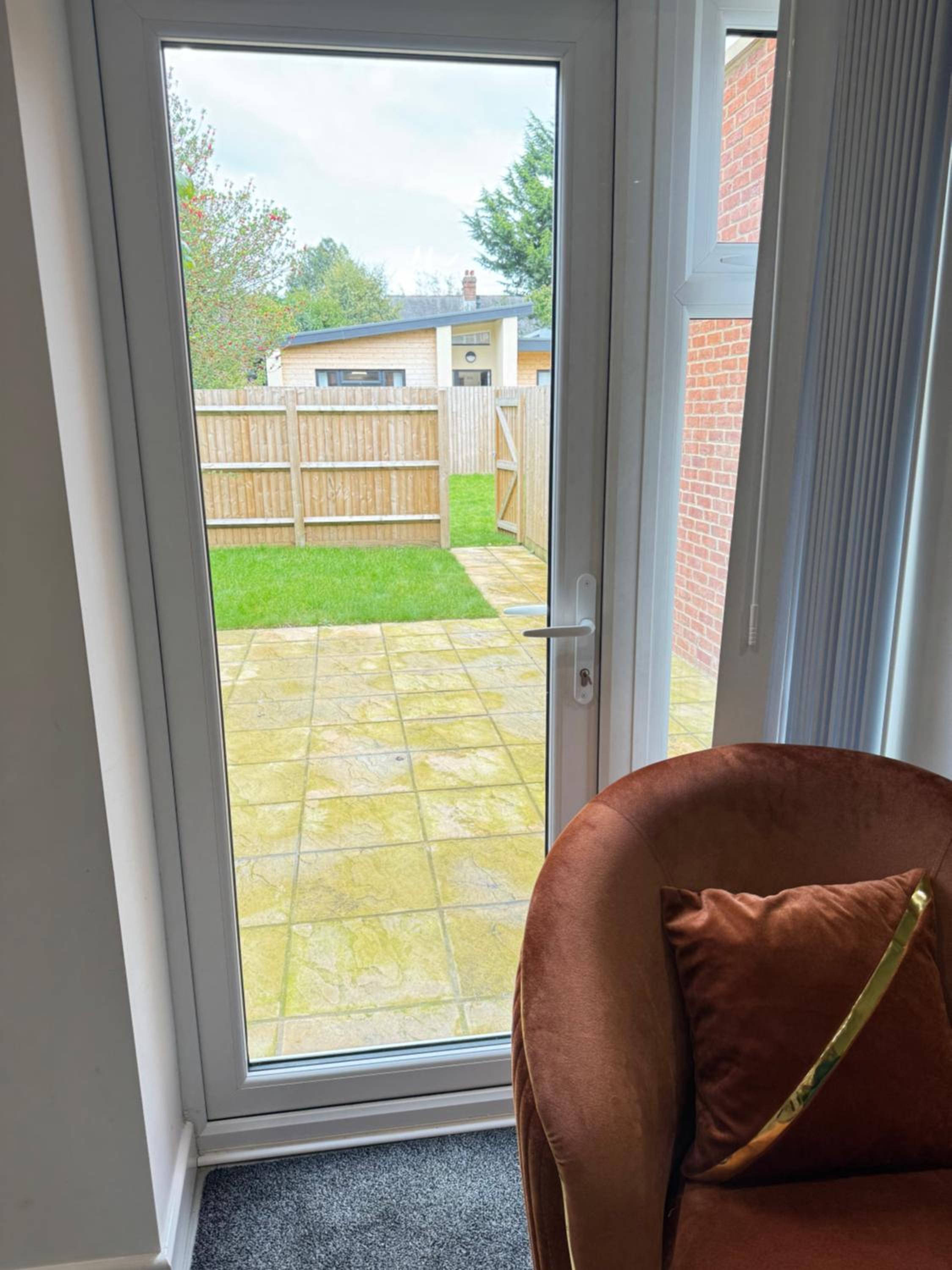 Oxford Vacations - The Phantom Apartment ideal for JR Churchill Manor Nuffield Hospitals Oxford B University 2023 built sleeps 5 people comfortably very modern 2 rooms 3 bathrooms 1 minute walk to John Radcliffe Hospital - Property Image 106