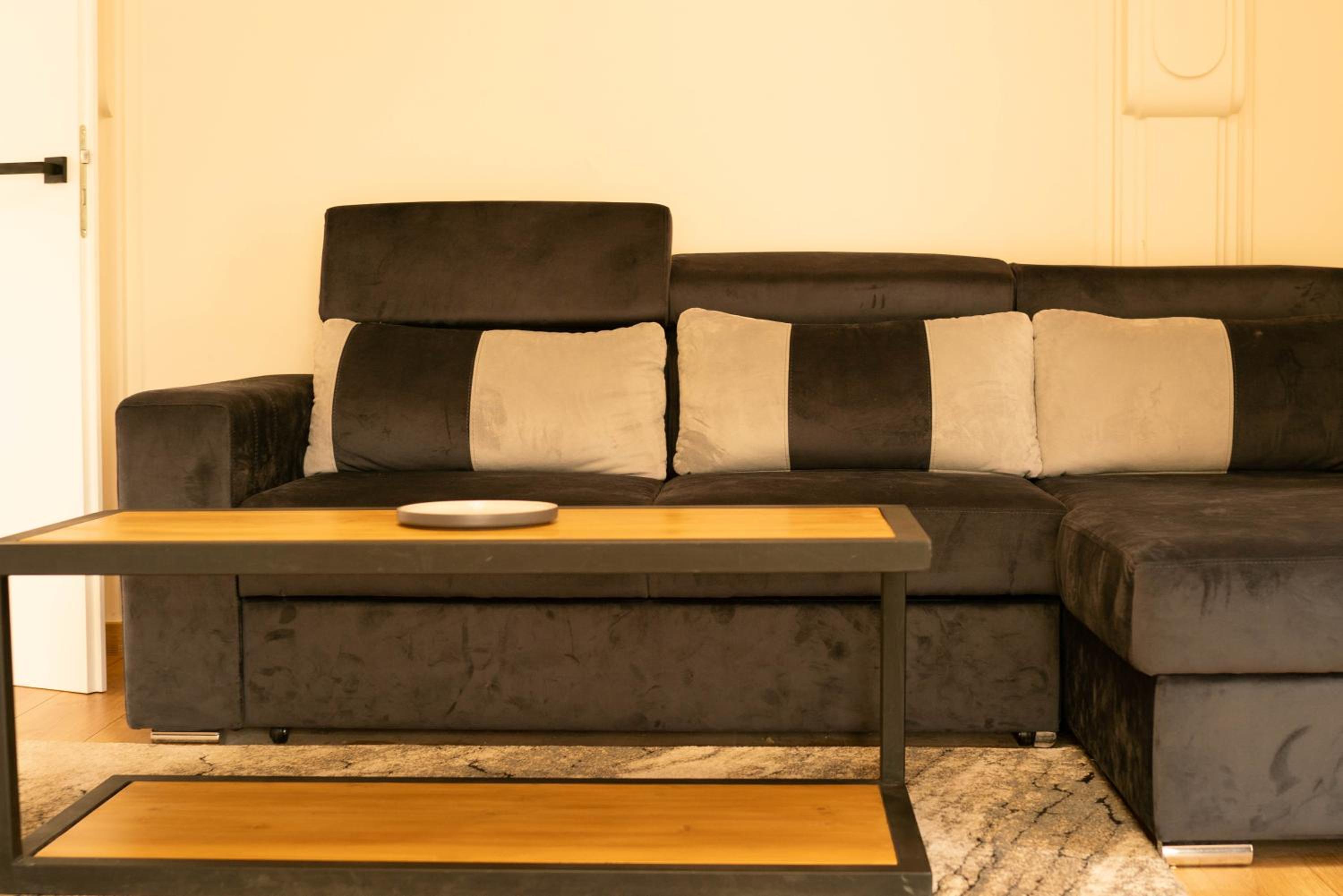 2-Bedroom Flat - Sunny Balcony