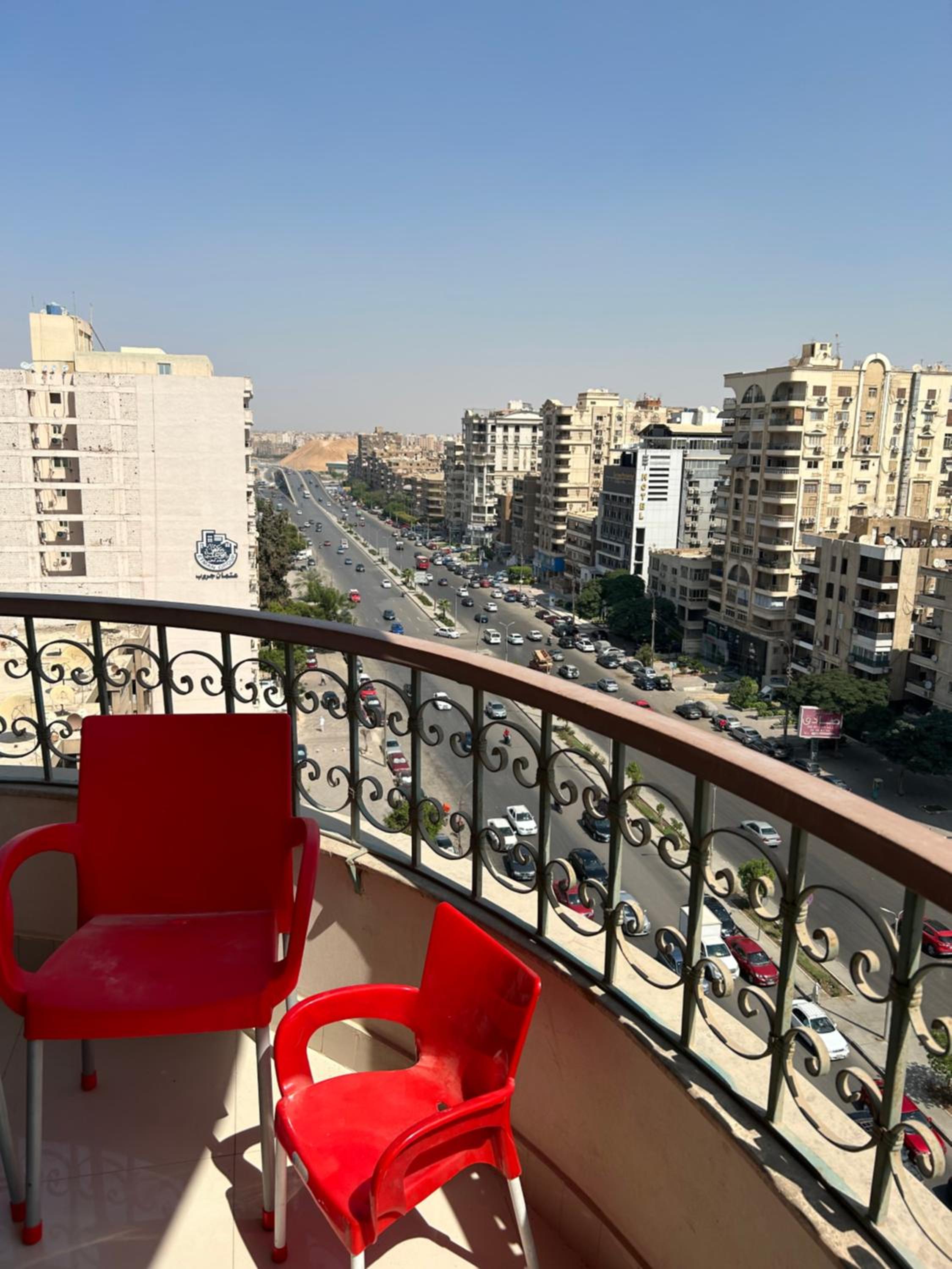 Amazing Holiday Apartment near airport