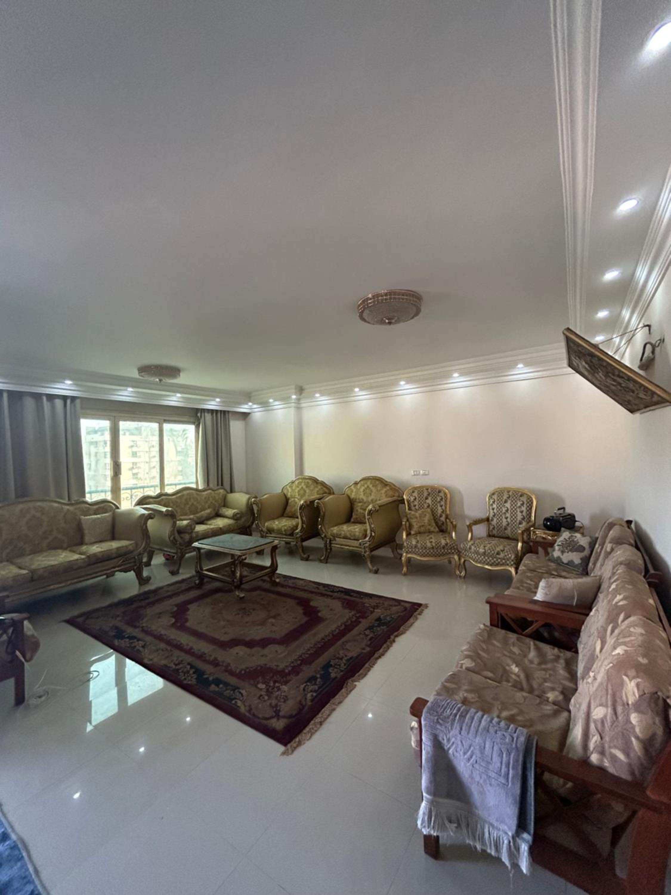 Amazing Holiday Apartment near airport