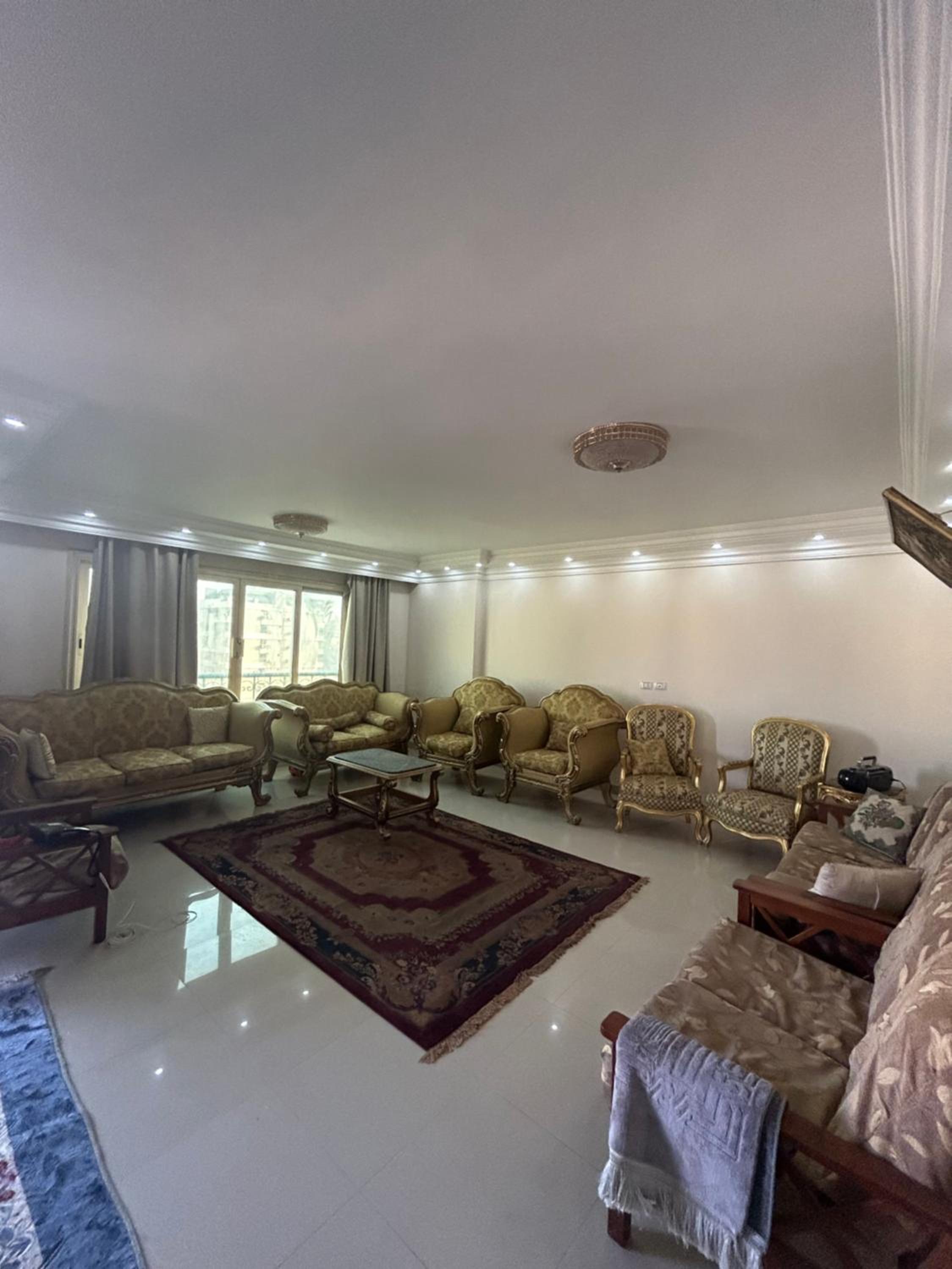 Amazing Holiday Apartment near airport