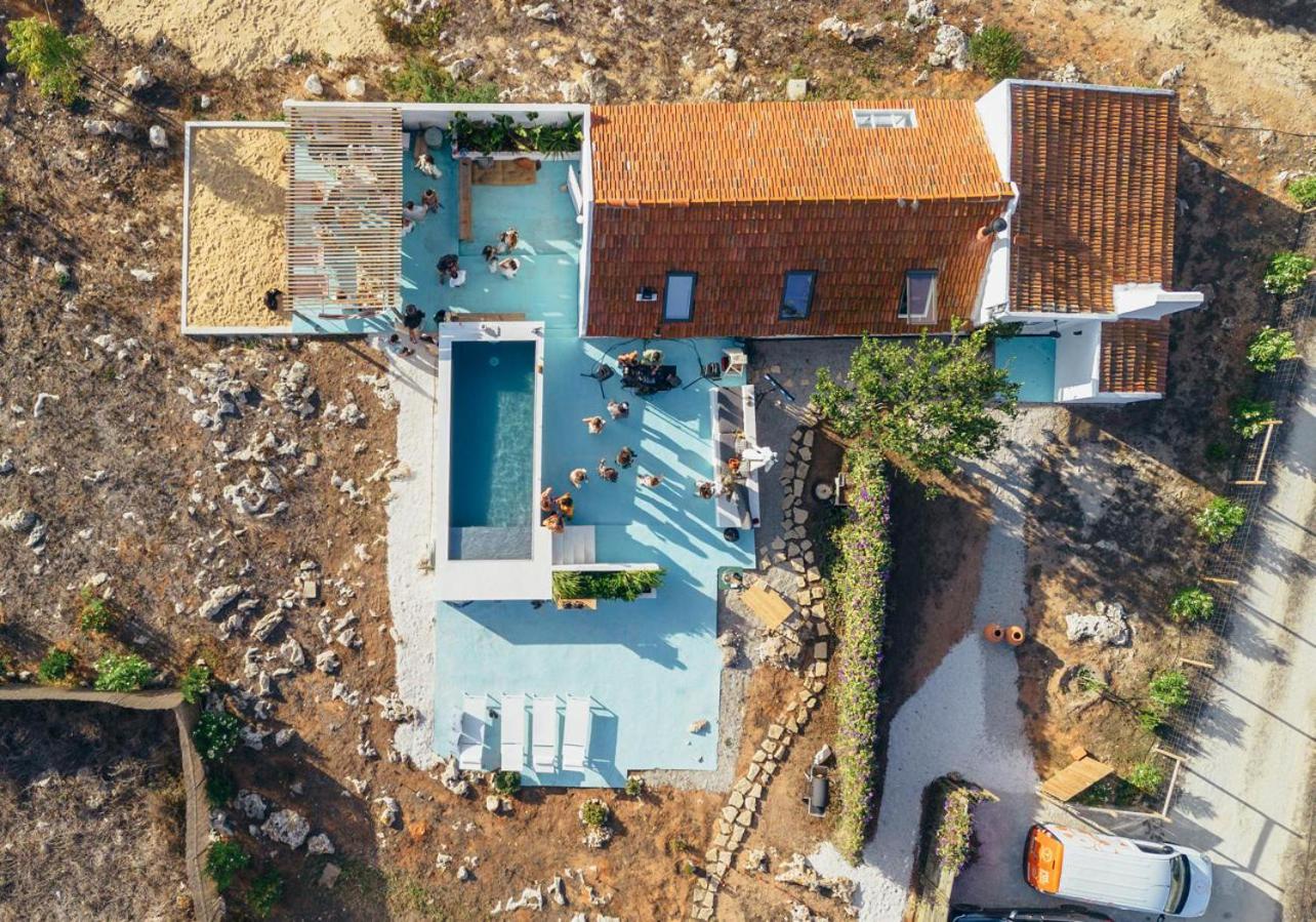 Nature Retreat with Heated Pool Hot Tub BBQ and Amazing Views view 3
