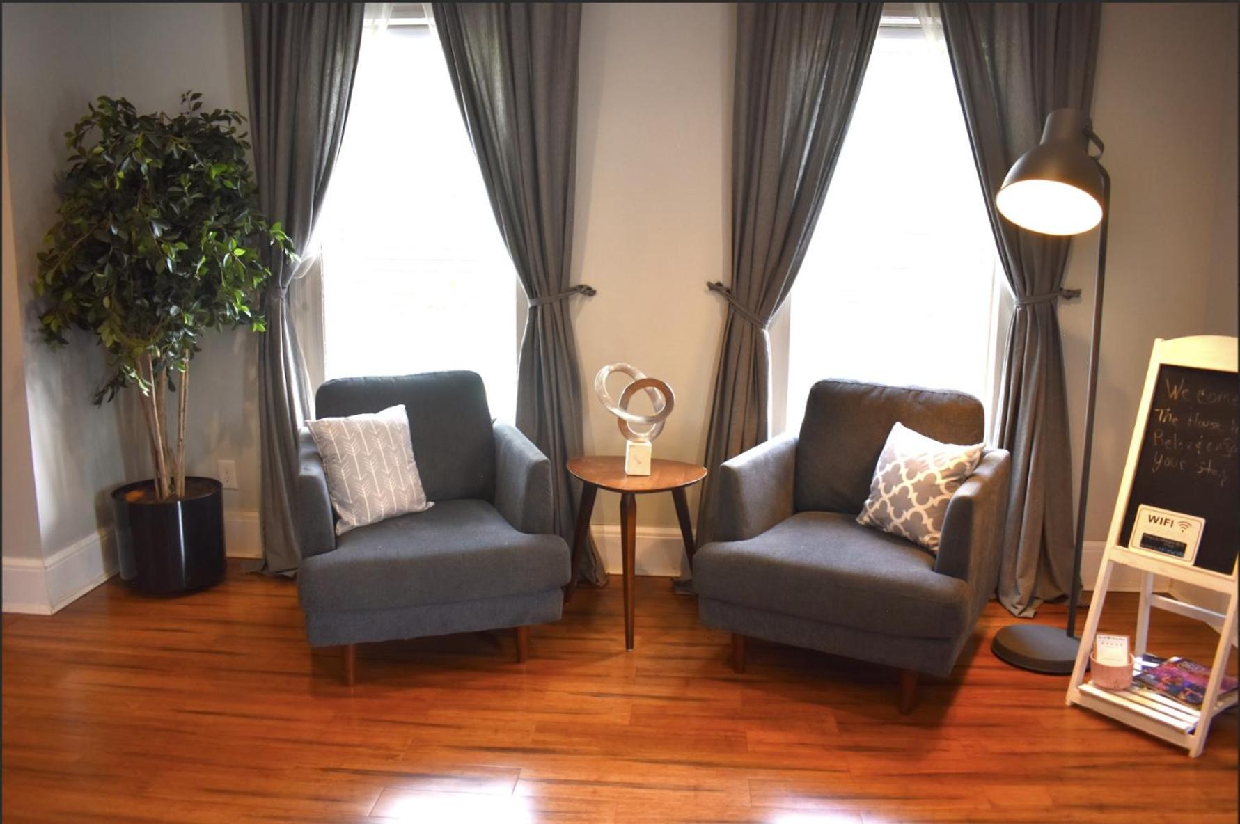 Expansive 8-Bedroom Entire Home view 5