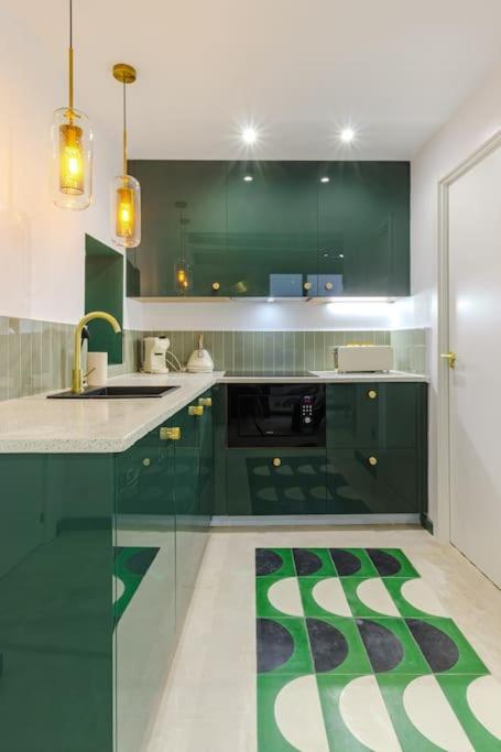 Refined and practical studio in historic center of Alicante