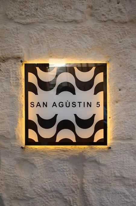 Refined and practical studio in historic center of Alicante