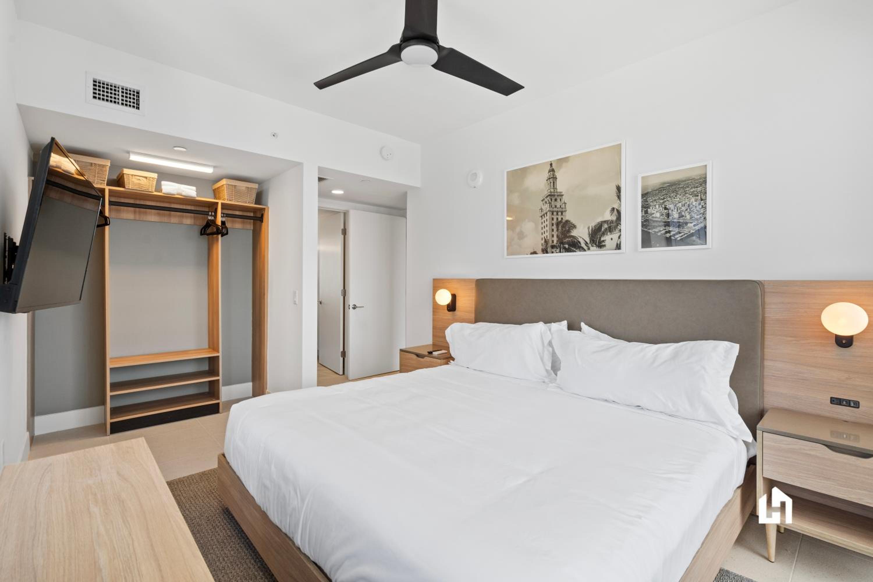 Stylish Apartments with Partial Ocean Views in Downtown!