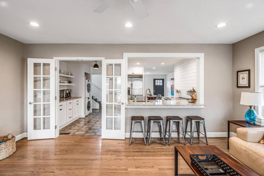 Charming Spacious Home - 10 mins to Downtown! view 4