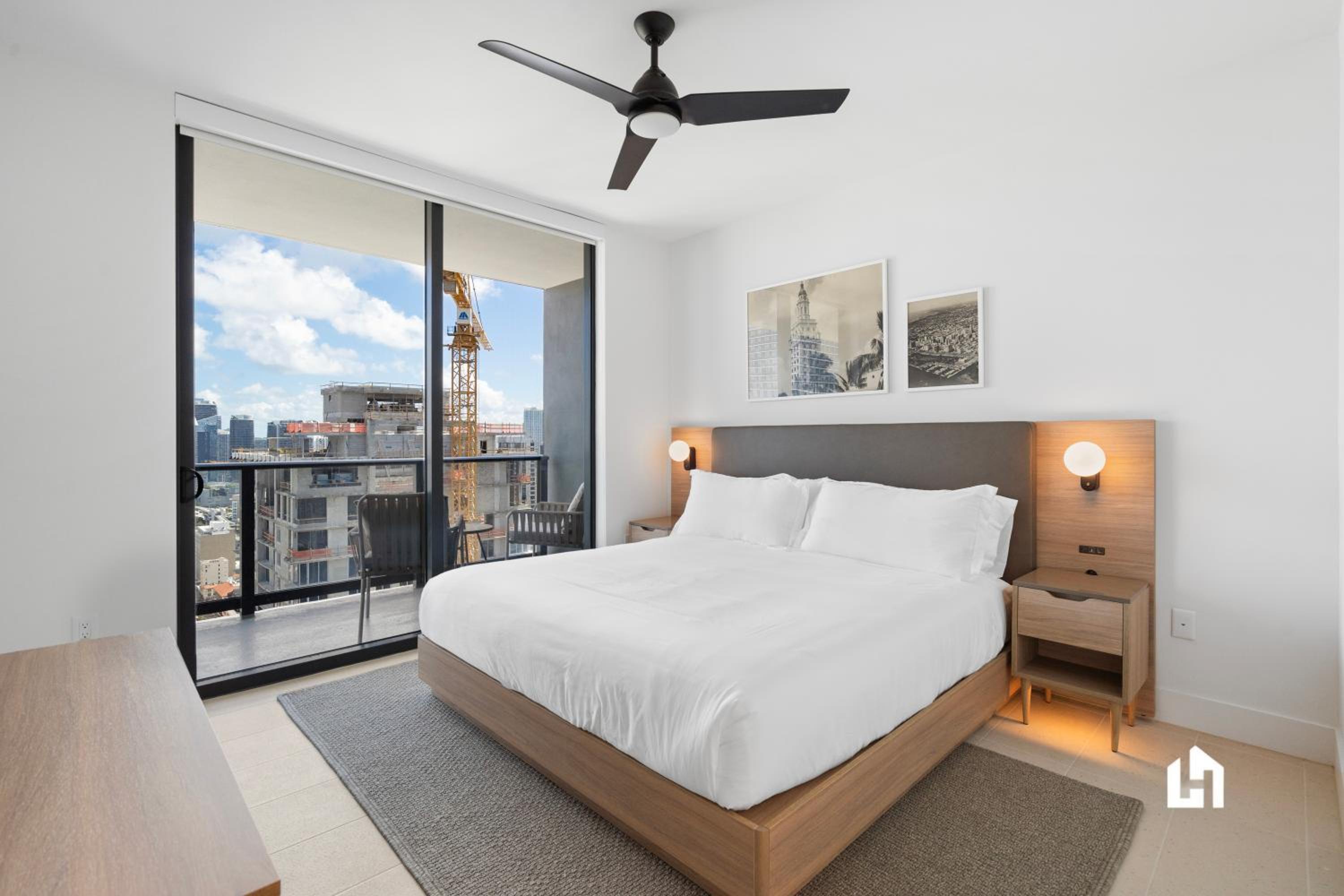 Stylish Apartments with Partial Ocean Views in Downtown!