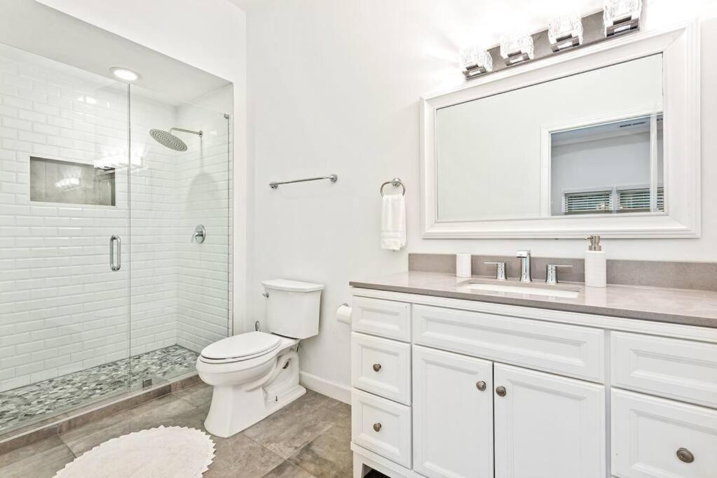 World Cup-Pool-Sleeps 10-Airport-Stadium view 5