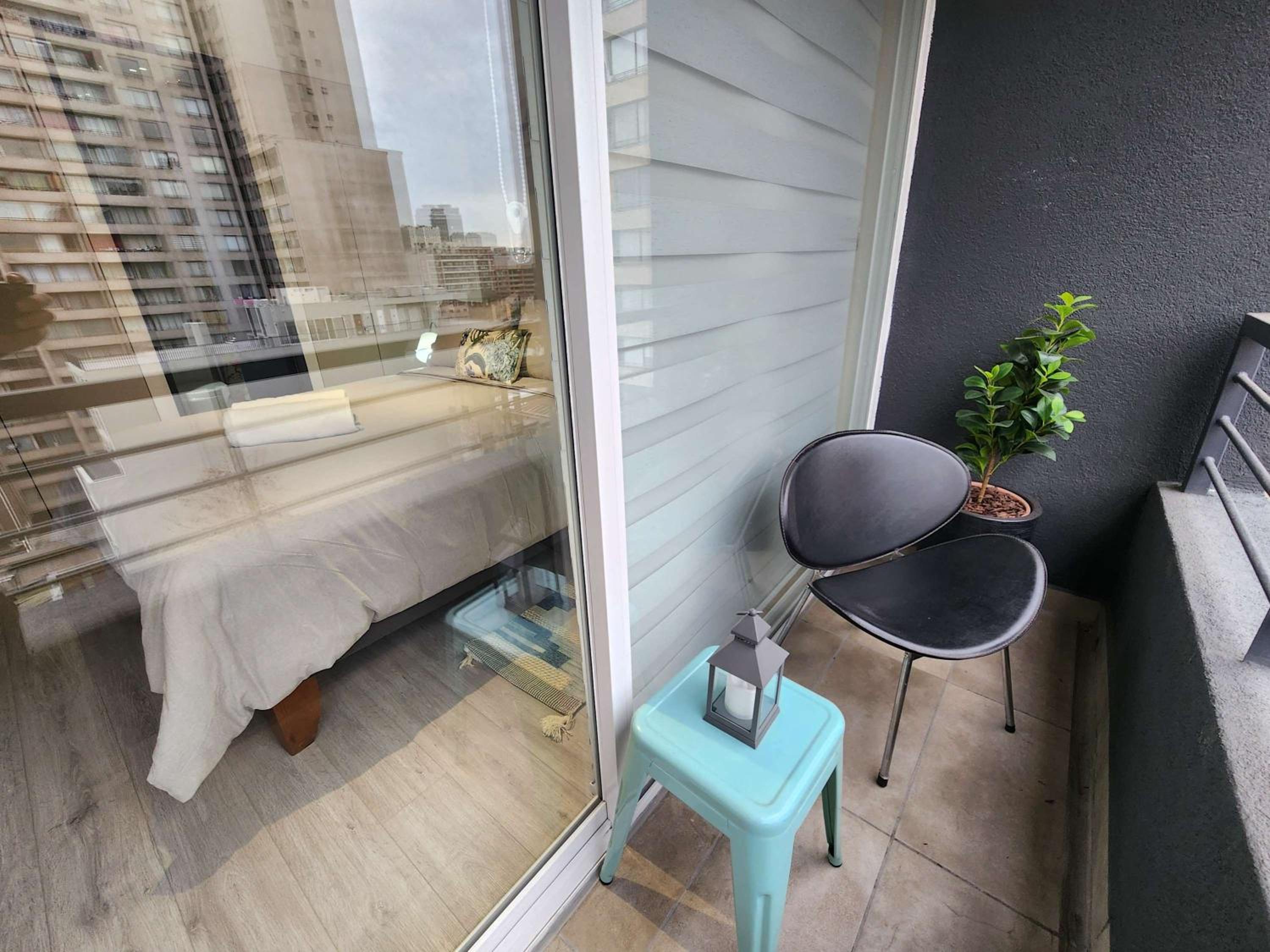 HOM l Terraza Piscina Wifi MetroUniversidadChile