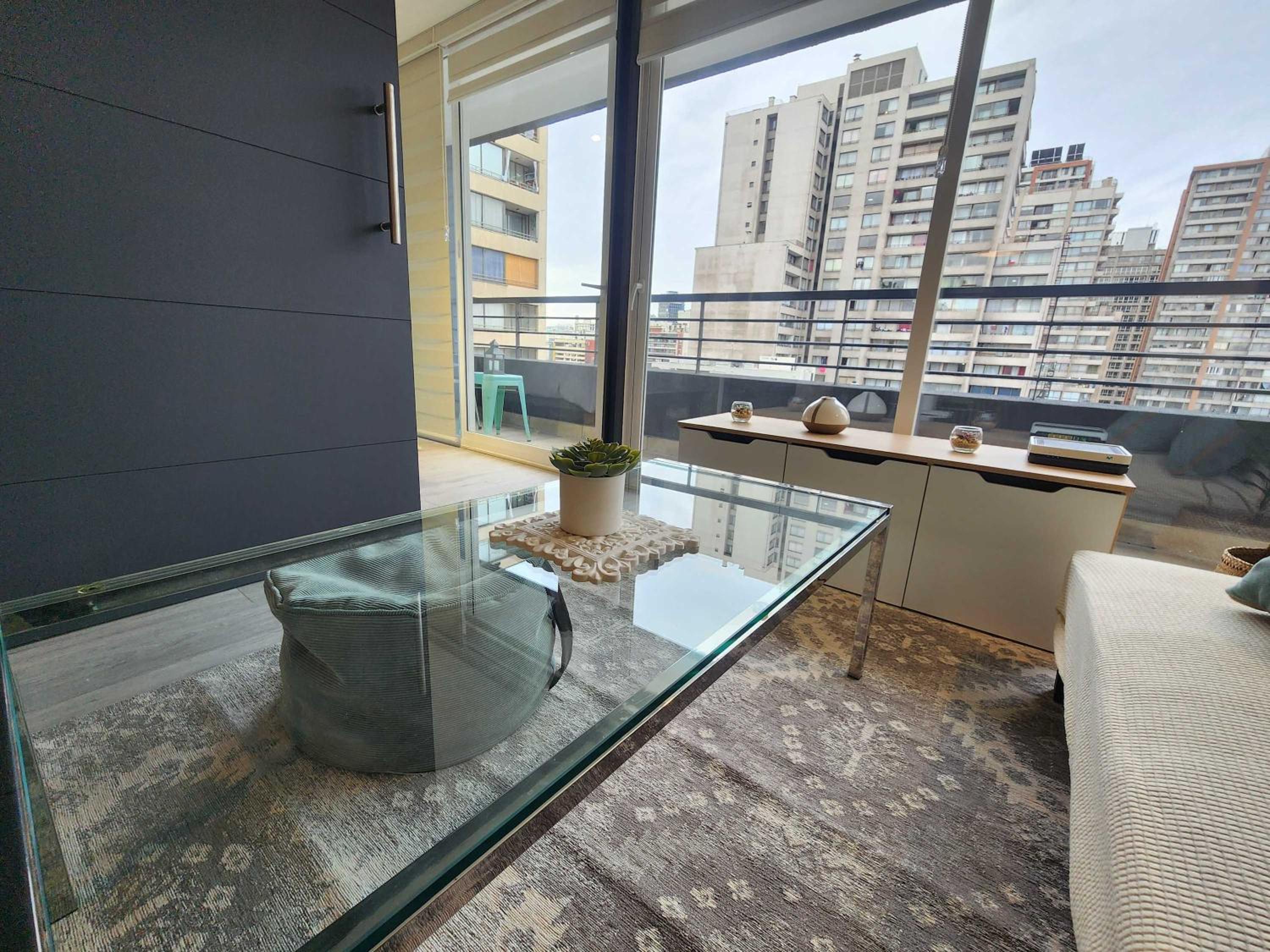 HOM l Terraza Piscina Wifi MetroUniversidadChile