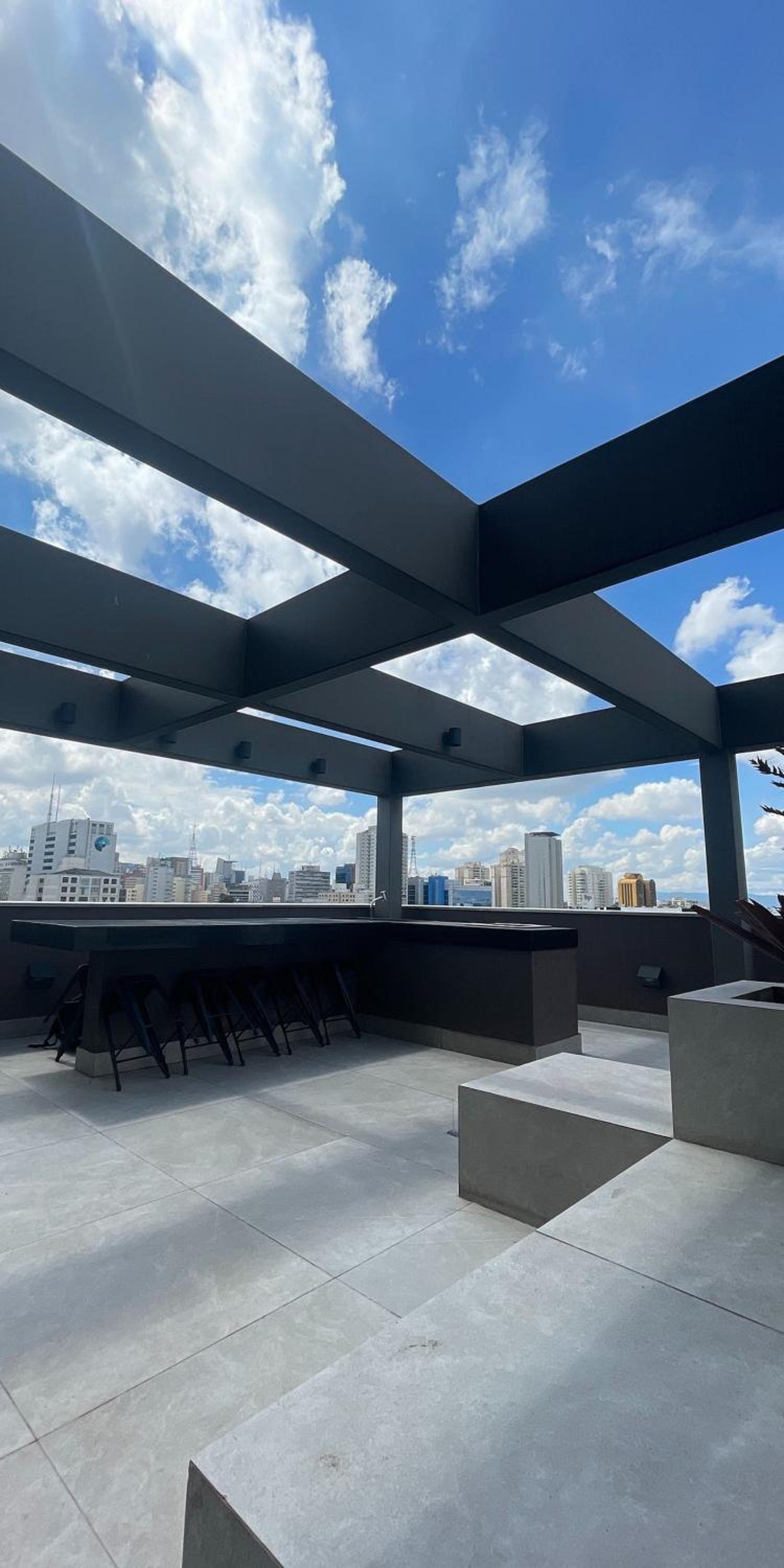 Rooftop in Consolação, practicality and comfort