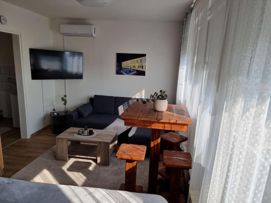 Virka - studio apartment - SELF CHECK IN view 5