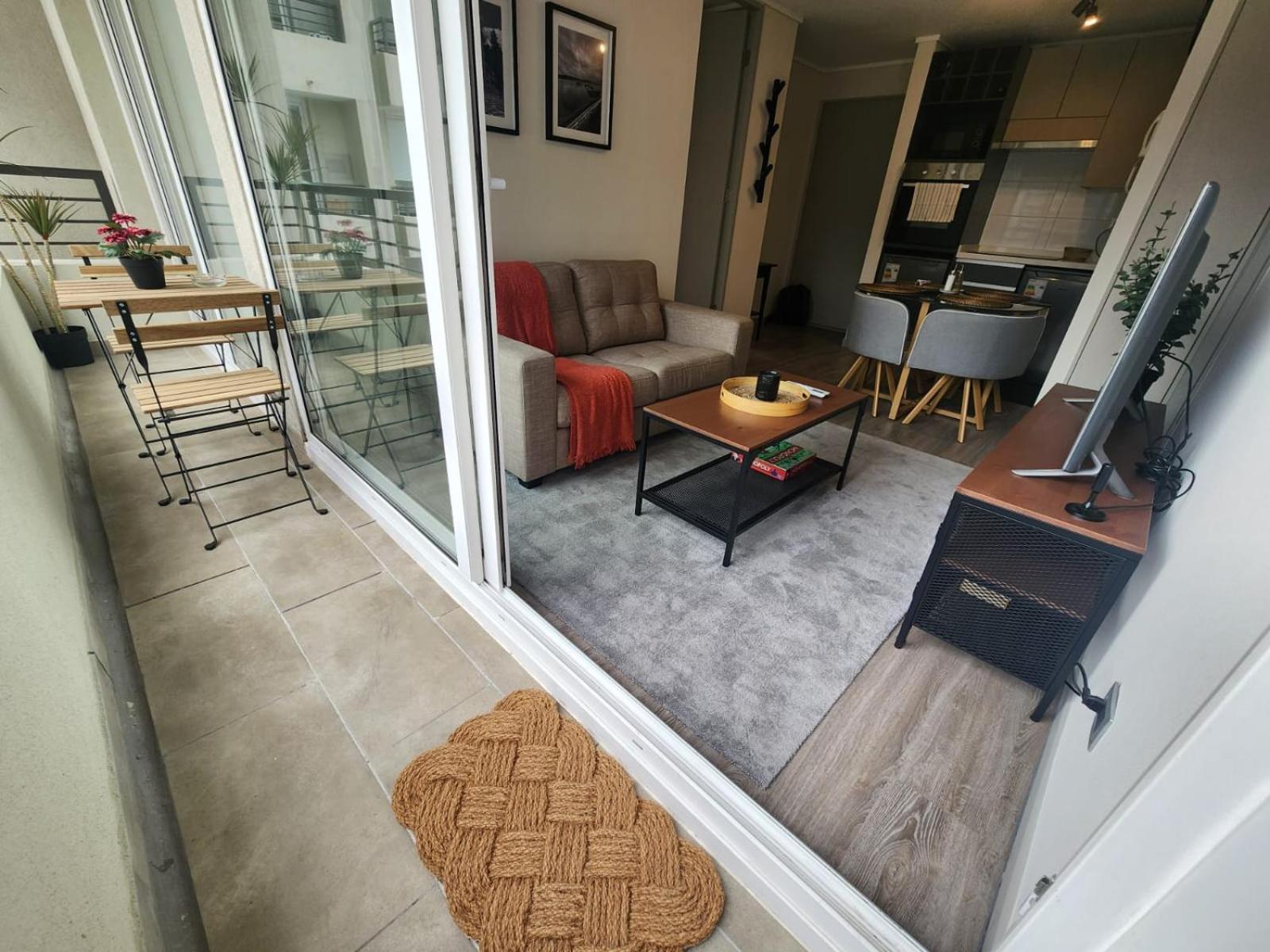 HOM I Nuevo y Moderno Depto 2D2B 3 PAX Santiago