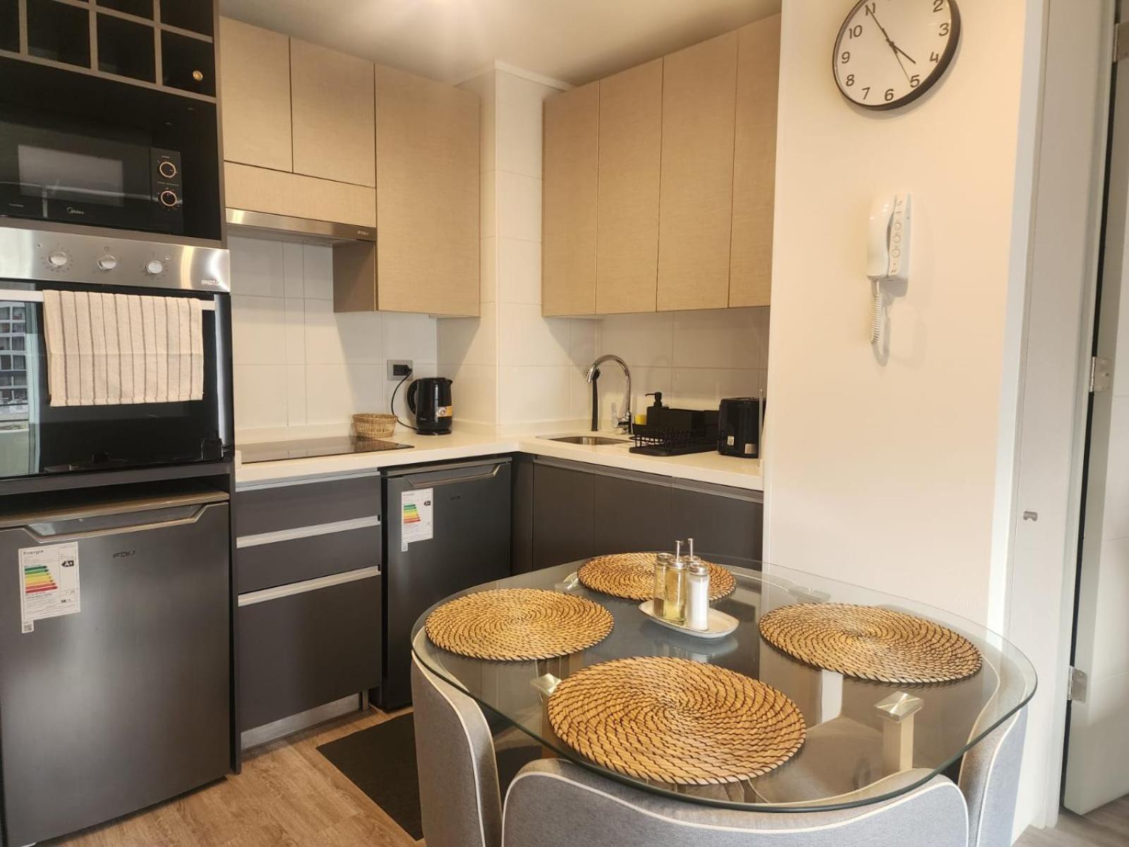 HOM I Nuevo y Moderno Depto 2D2B 3 PAX Santiago