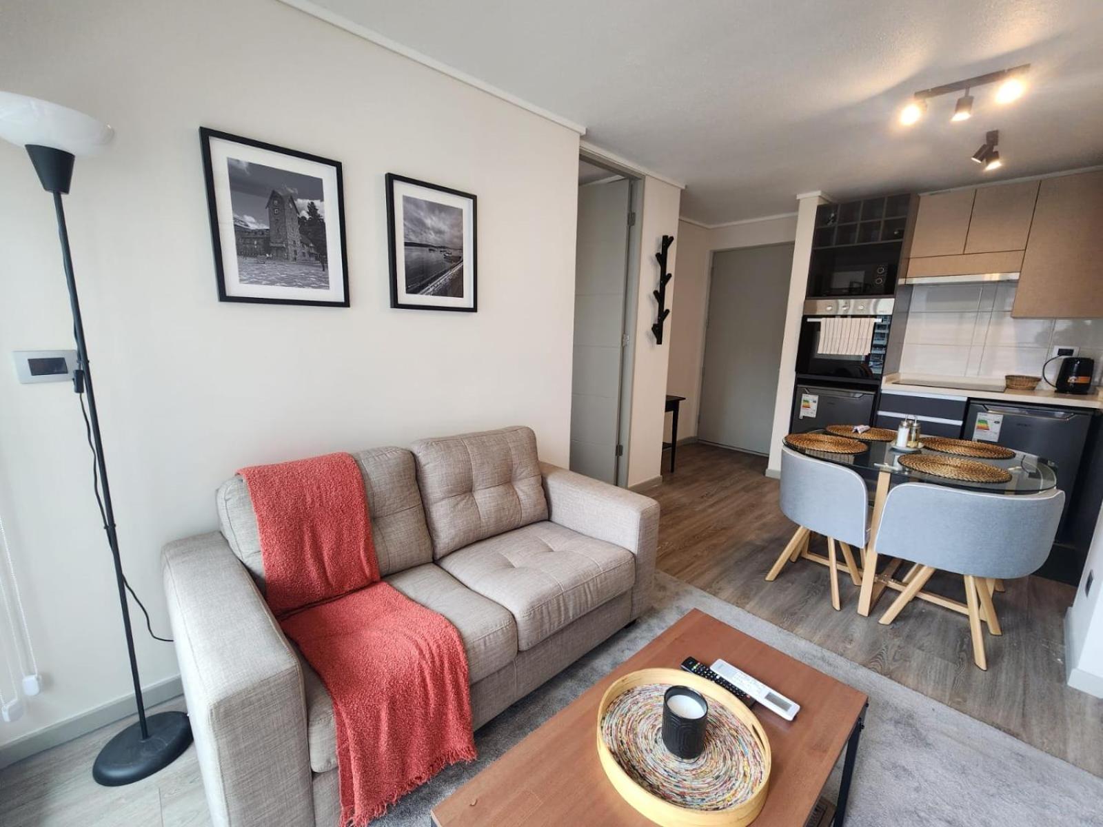 HOM I Nuevo y Moderno Depto 2D2B 3 PAX Santiago