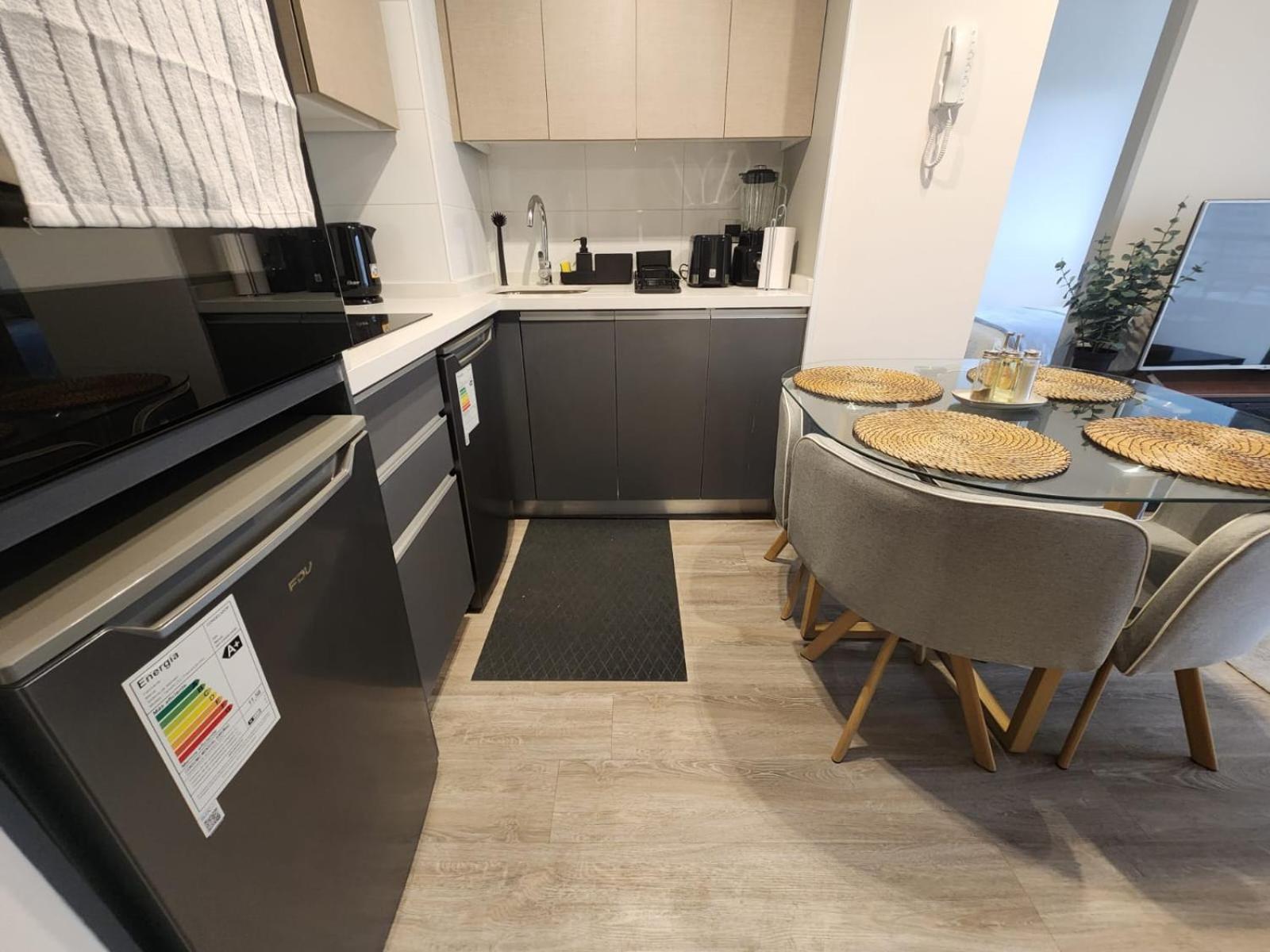 HOM I Nuevo y Moderno Depto 2D2B 3 PAX Santiago