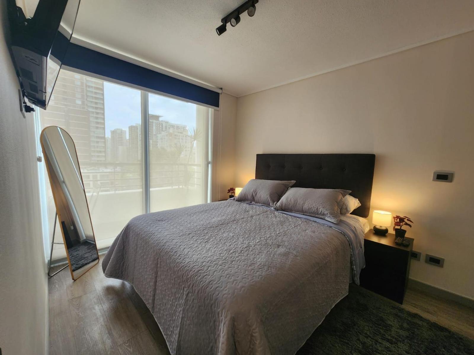 HOM I Nuevo y Moderno Depto 2D2B 3 PAX Santiago