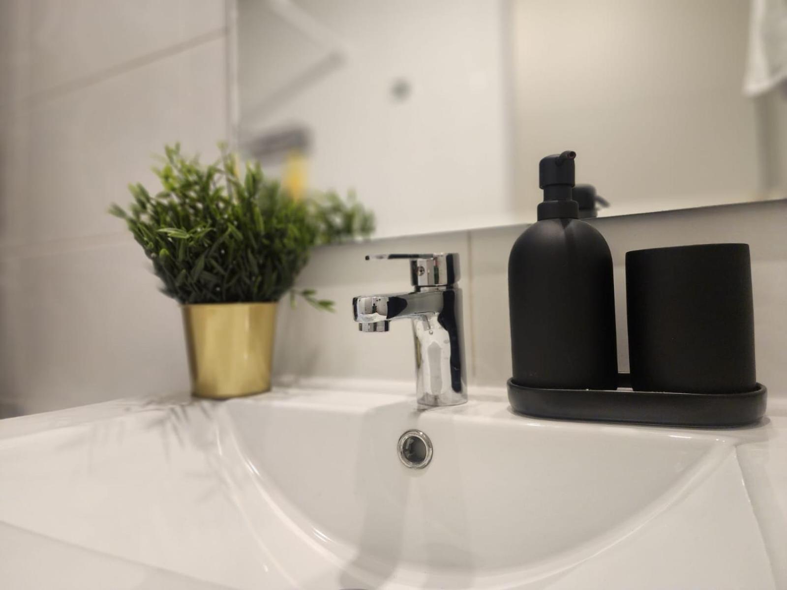 HOM I Nuevo y Moderno Depto 2D2B 3 PAX Santiago