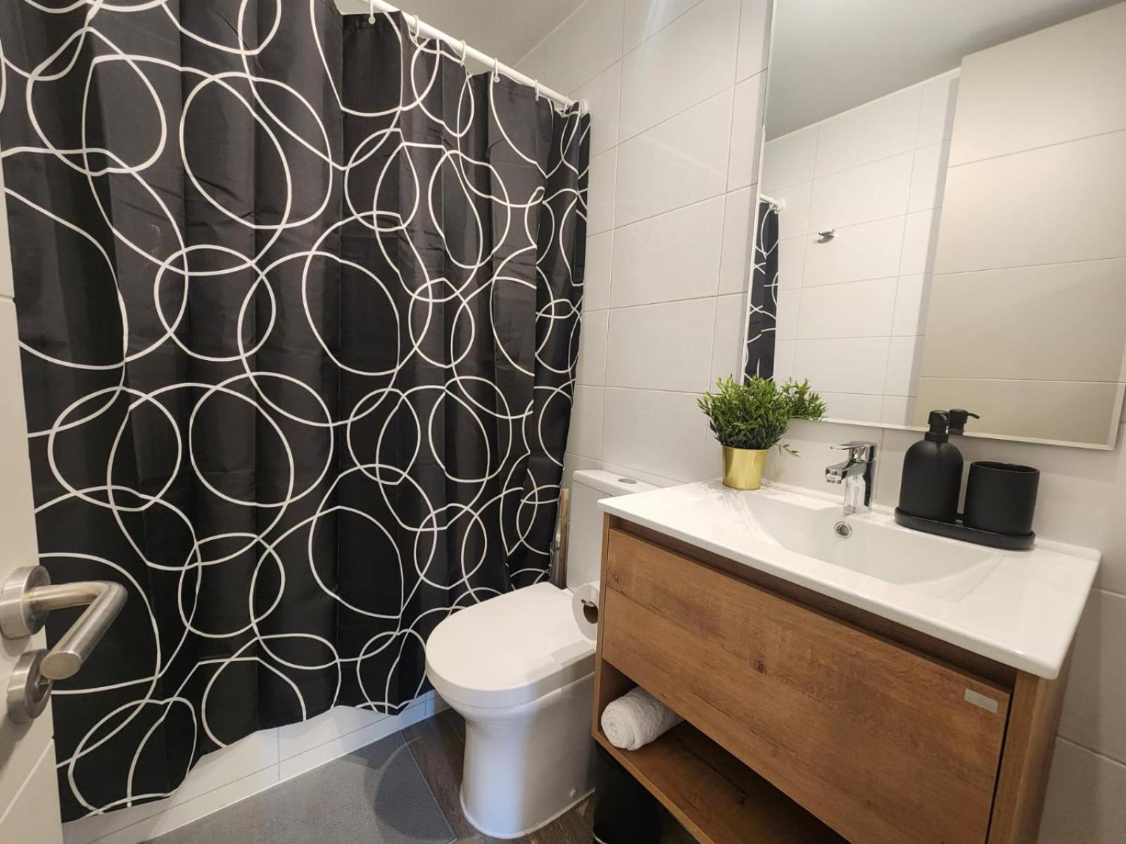 HOM I Nuevo y Moderno Depto 2D2B 3 PAX Santiago