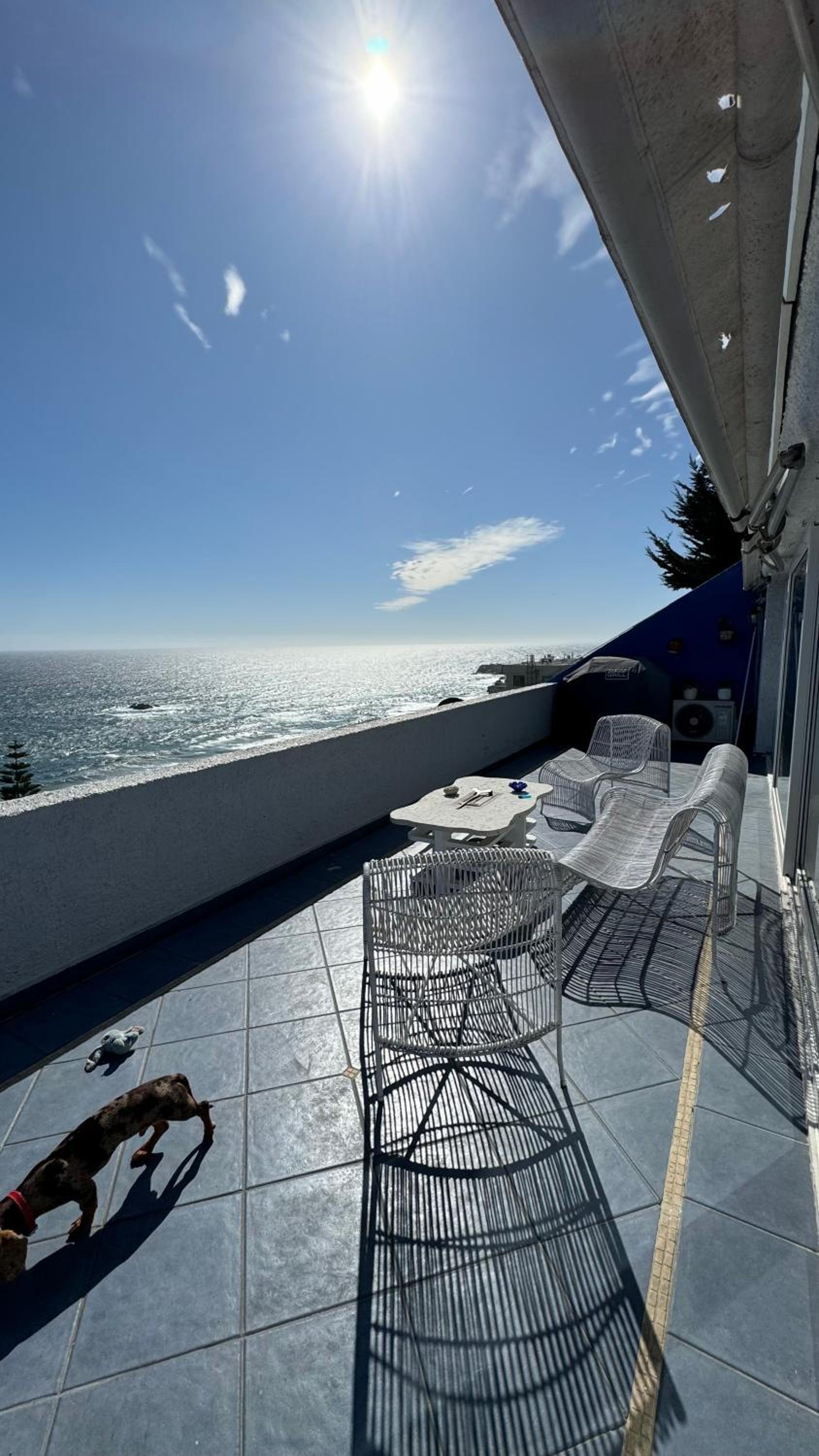 Dpto con gran terraza y vista panorámica al mar