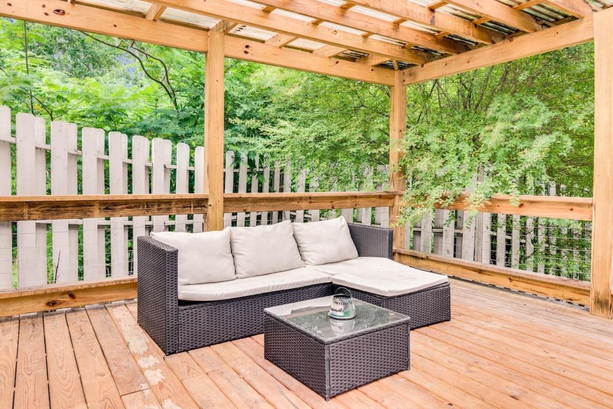 Luxury Poolside 4BR Sanctuary, Sleeps 8 view 5