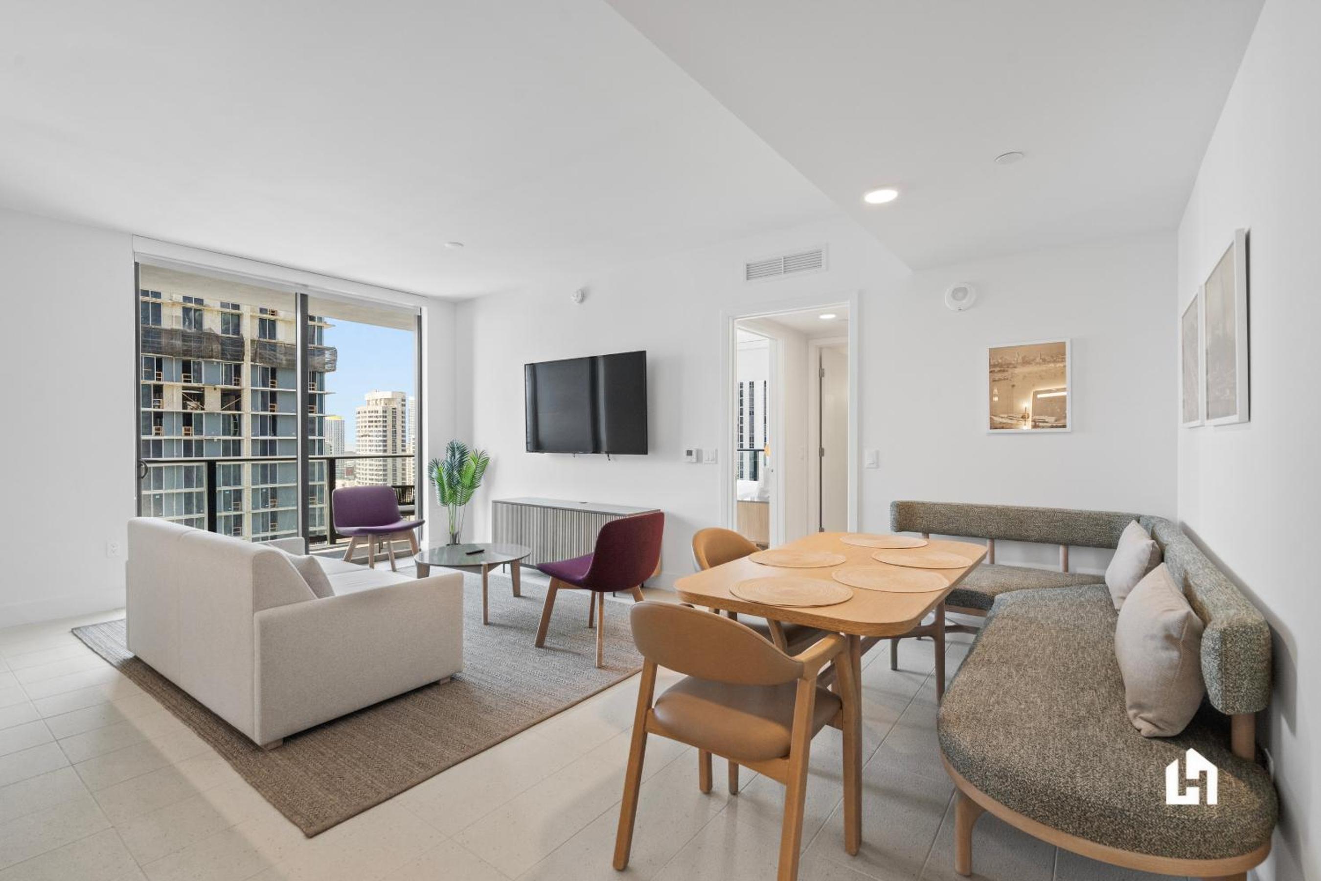 Stylish Apartments with Partial Ocean Views in Downtown!