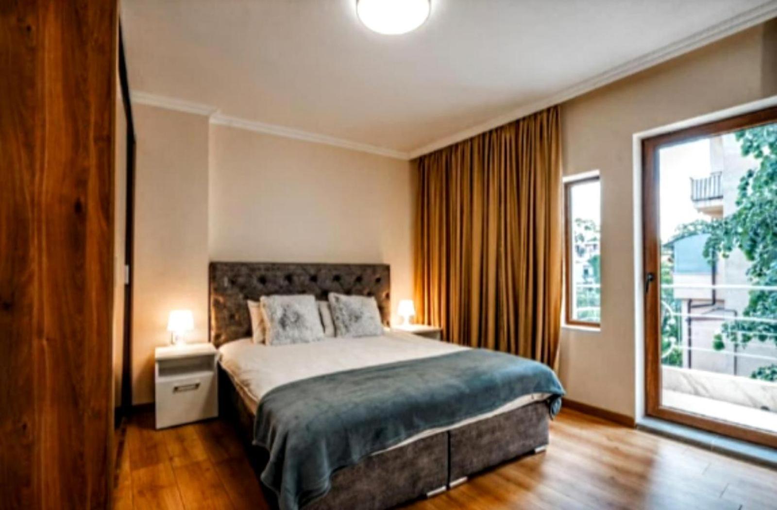 2-Bedroom Flat - Sunny Balcony