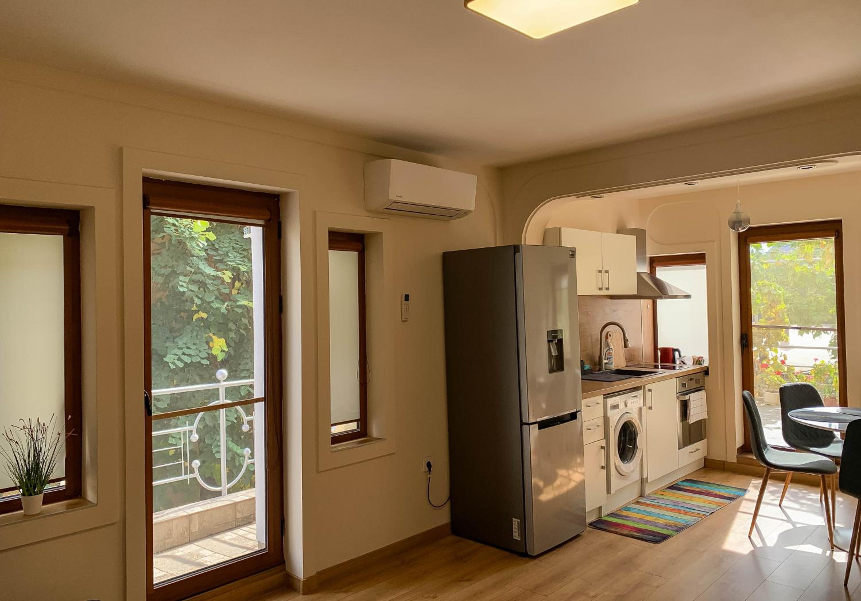 2-Bedroom Flat - Sunny Balcony