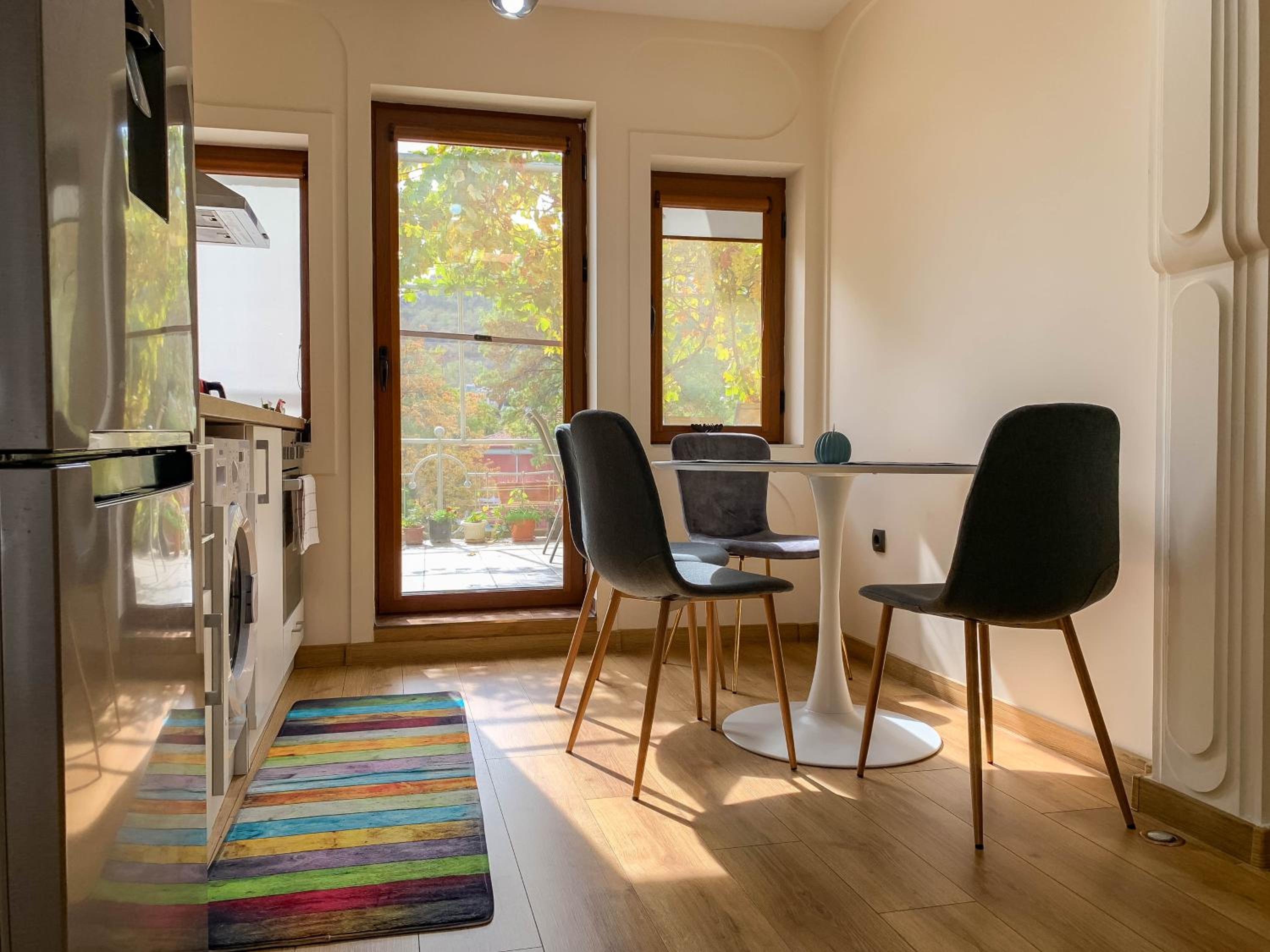 2-Bedroom Flat - Sunny Balcony