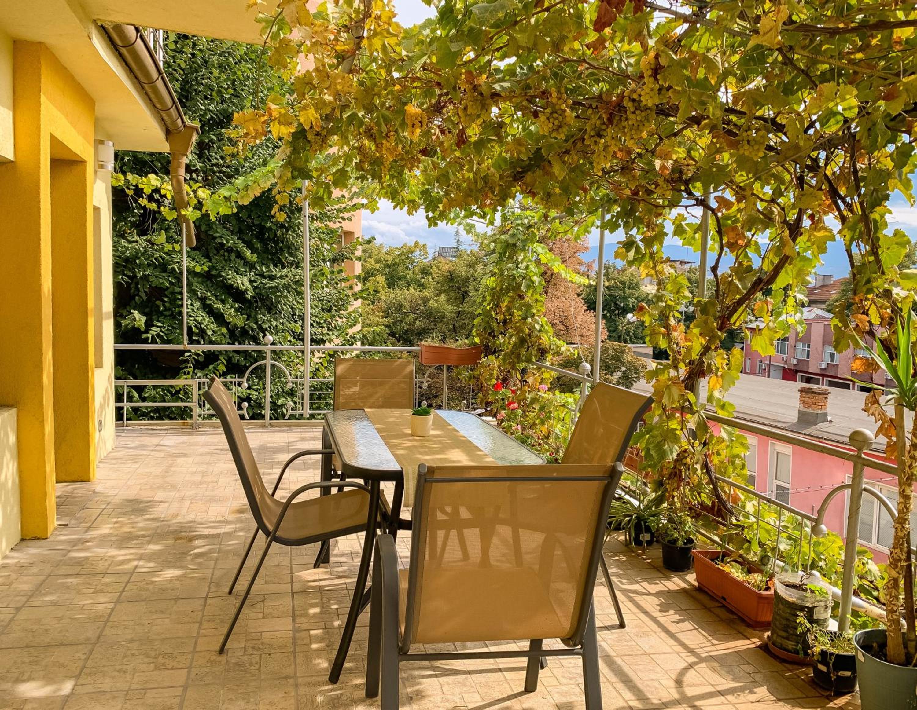 2-Bedroom Flat - Sunny Balcony