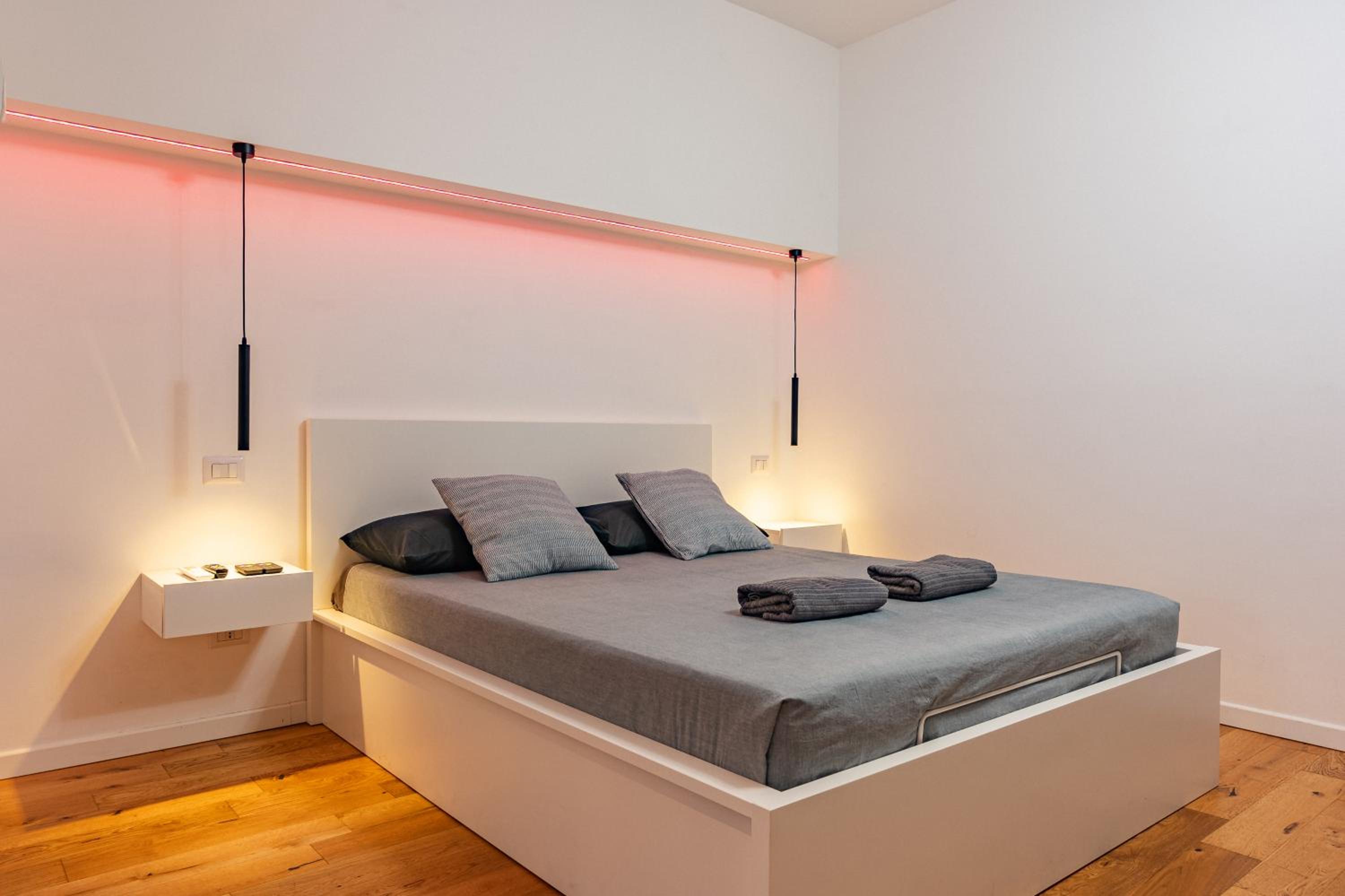 Exclusive Led House Garibaldi FS