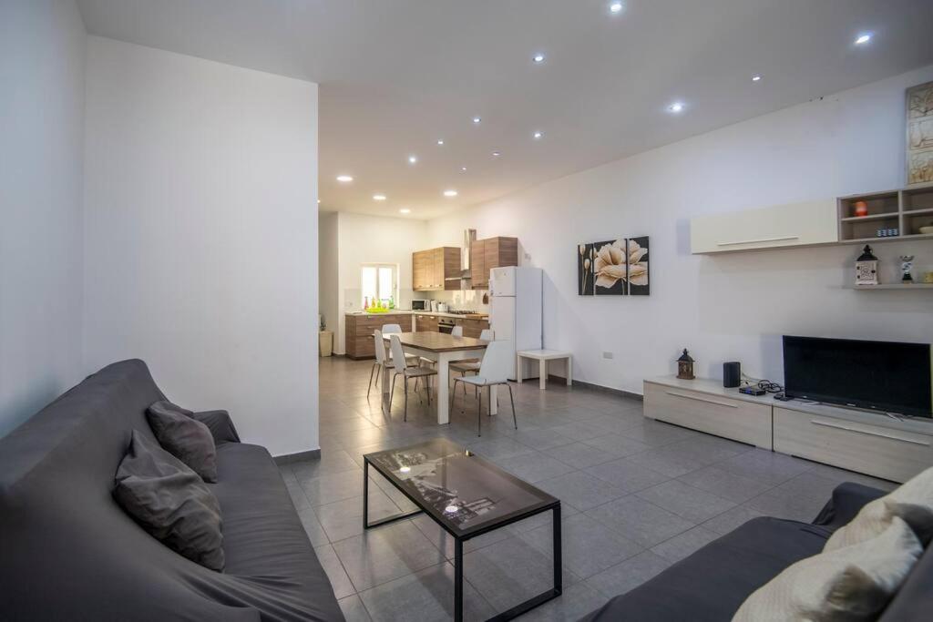 Modern & spacious near valletta view 2