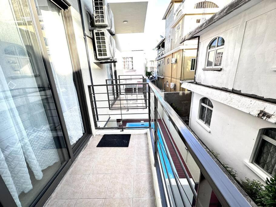 Cosy & Spacious 3 bedroom condo Flic en Flac view 2