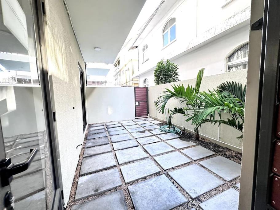 Cosy & Spacious 3 bedroom condo Flic en Flac view 3