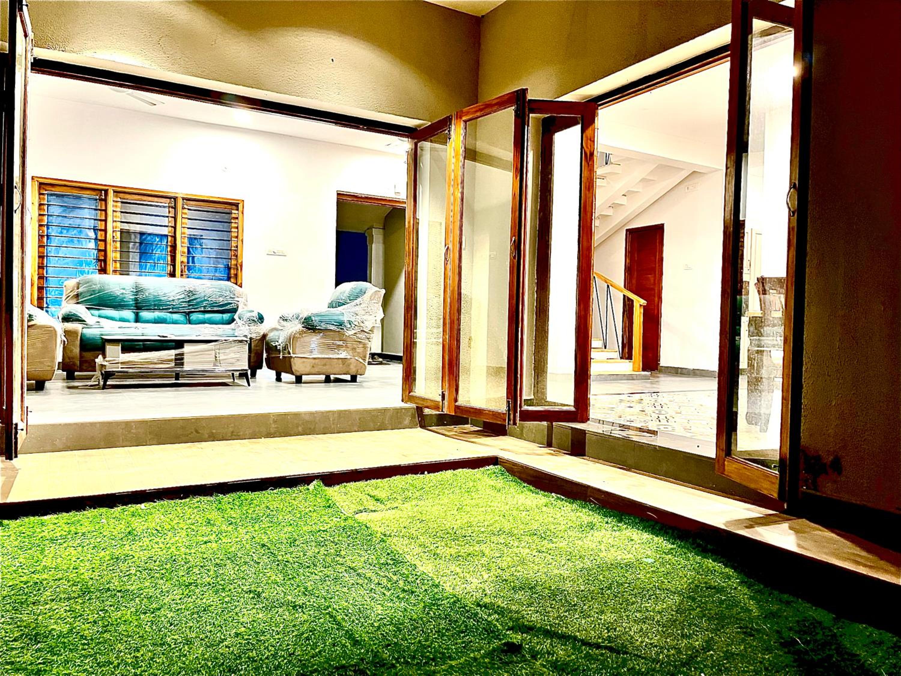 VILLA De OMR, Private Pool Villa at Old Mahabalipuram Road, Chennai view 5