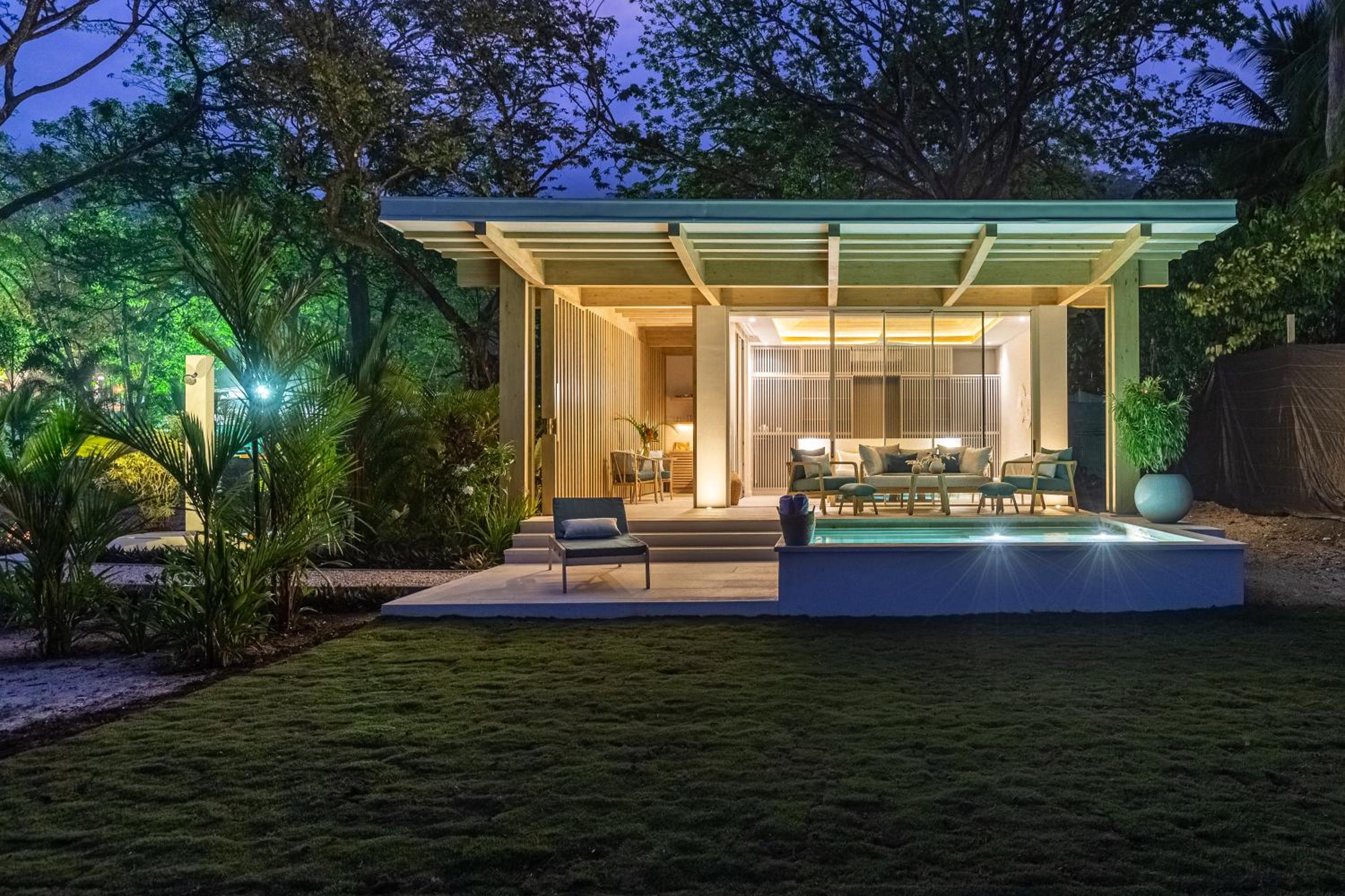 New Beachfront House - Casa Aura