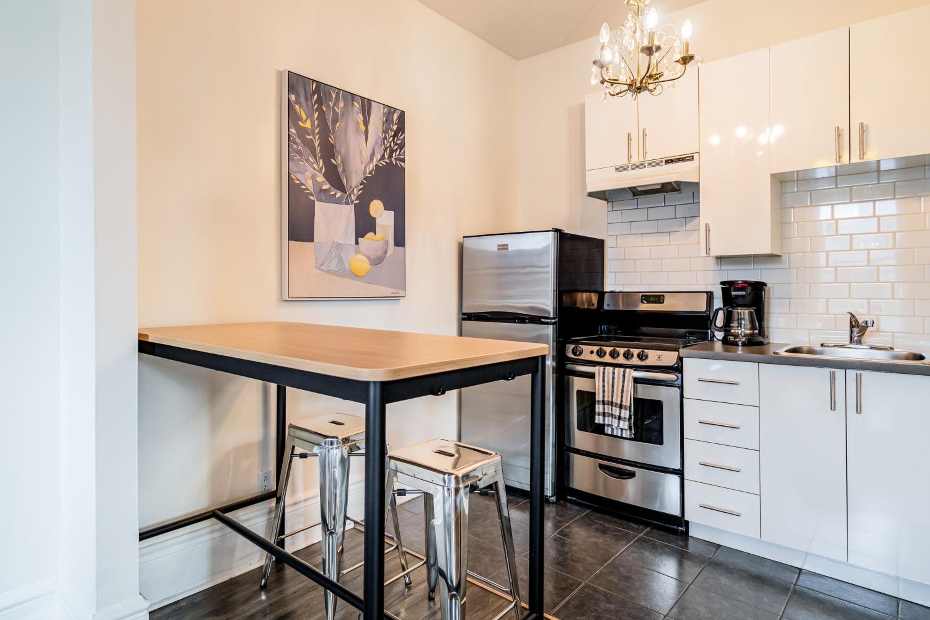 Chez Mont Royal Apartments!