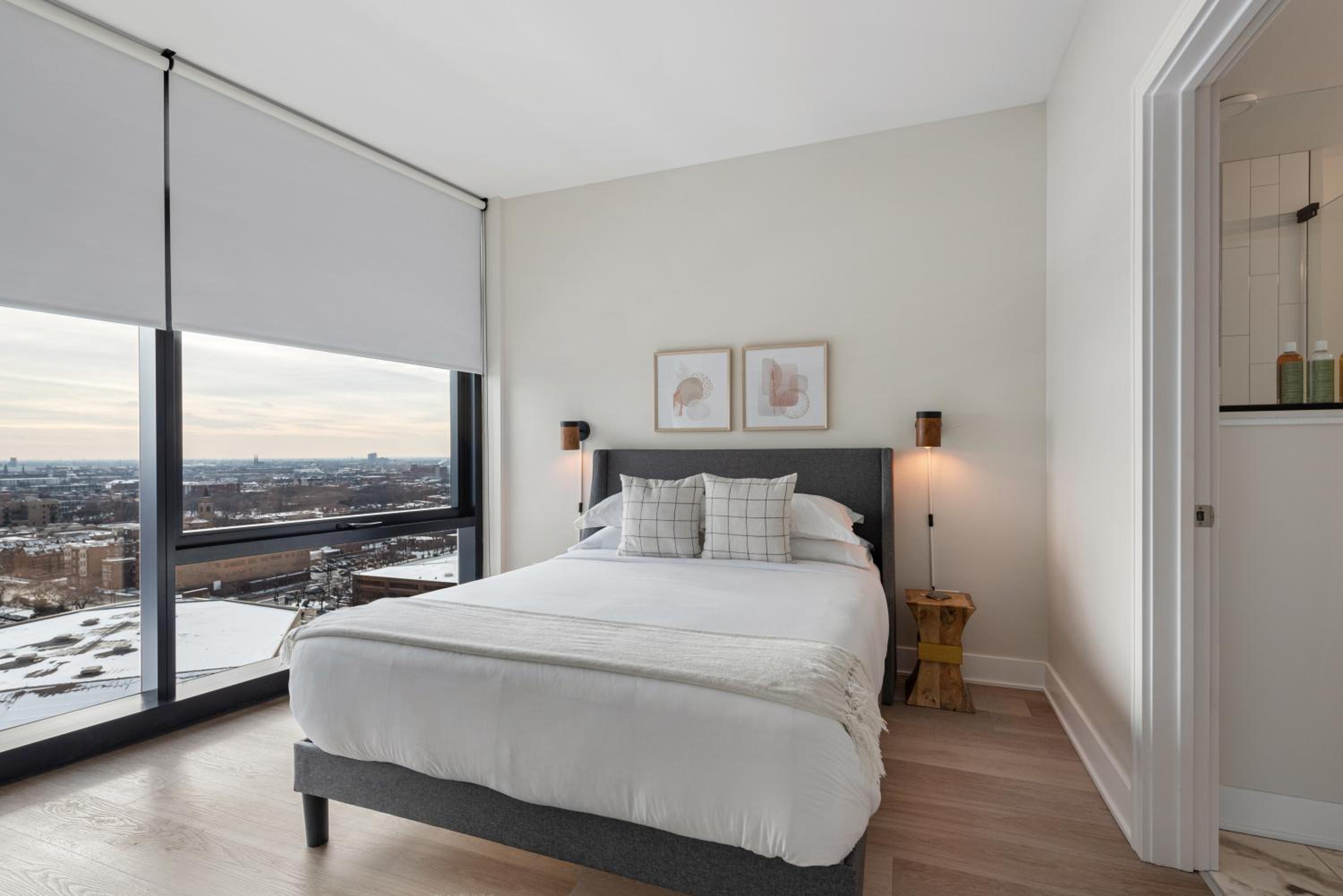 Avra Stylish Apartments Prime West Loop Location Near Union Park