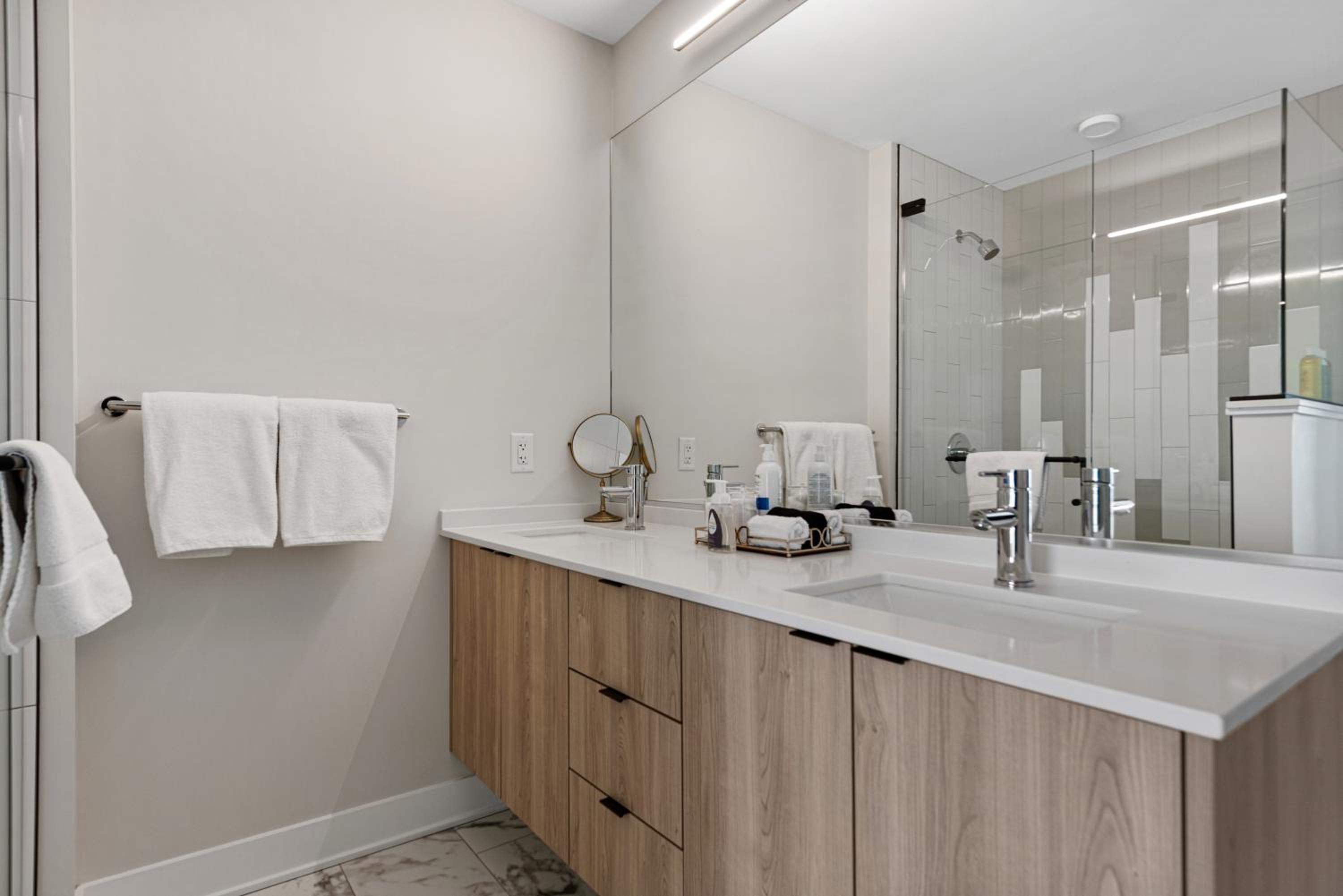 Avra Stylish Apartments Prime West Loop Location Near Union Park