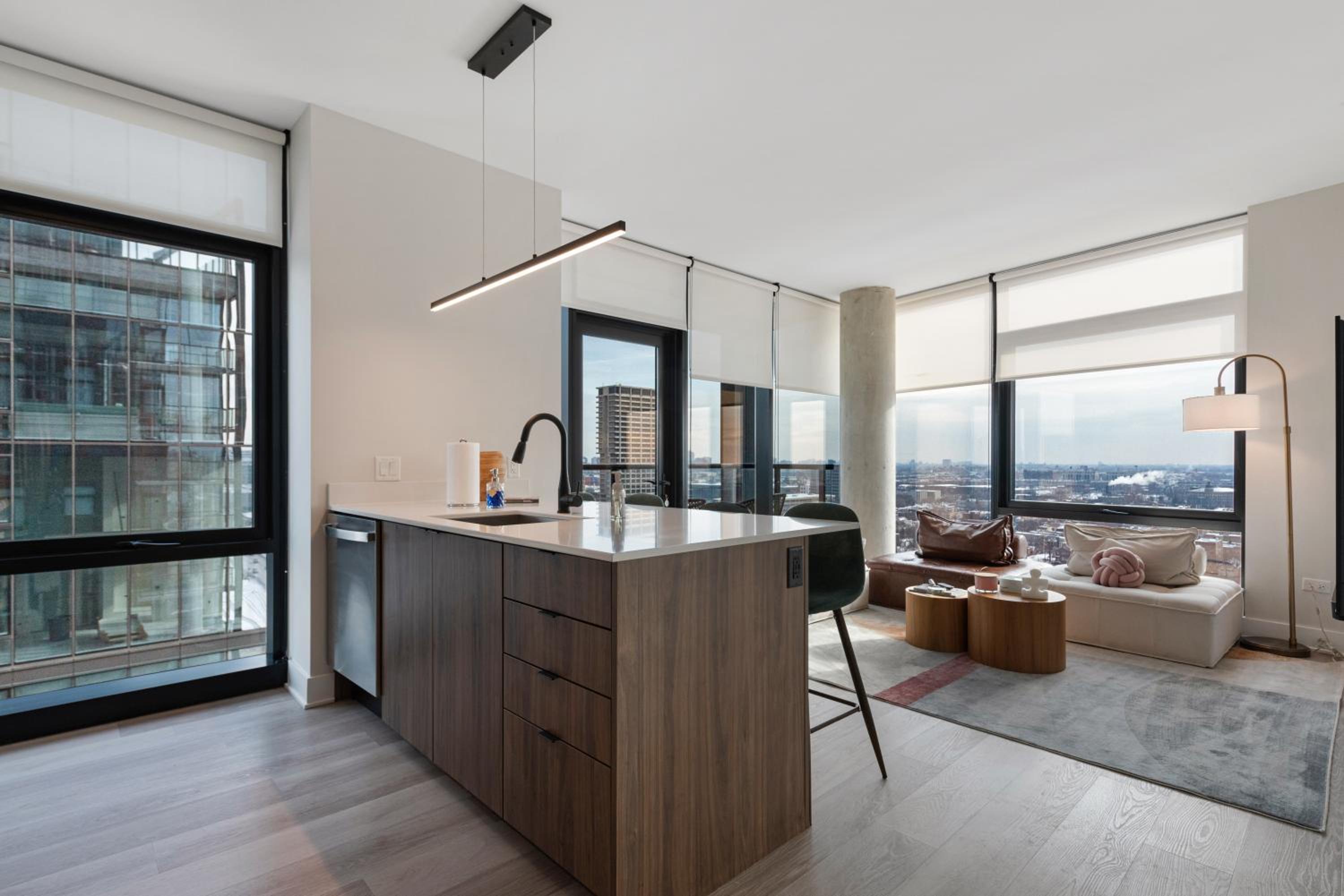 Avra Stylish Apartments Prime West Loop Location Near Union Park