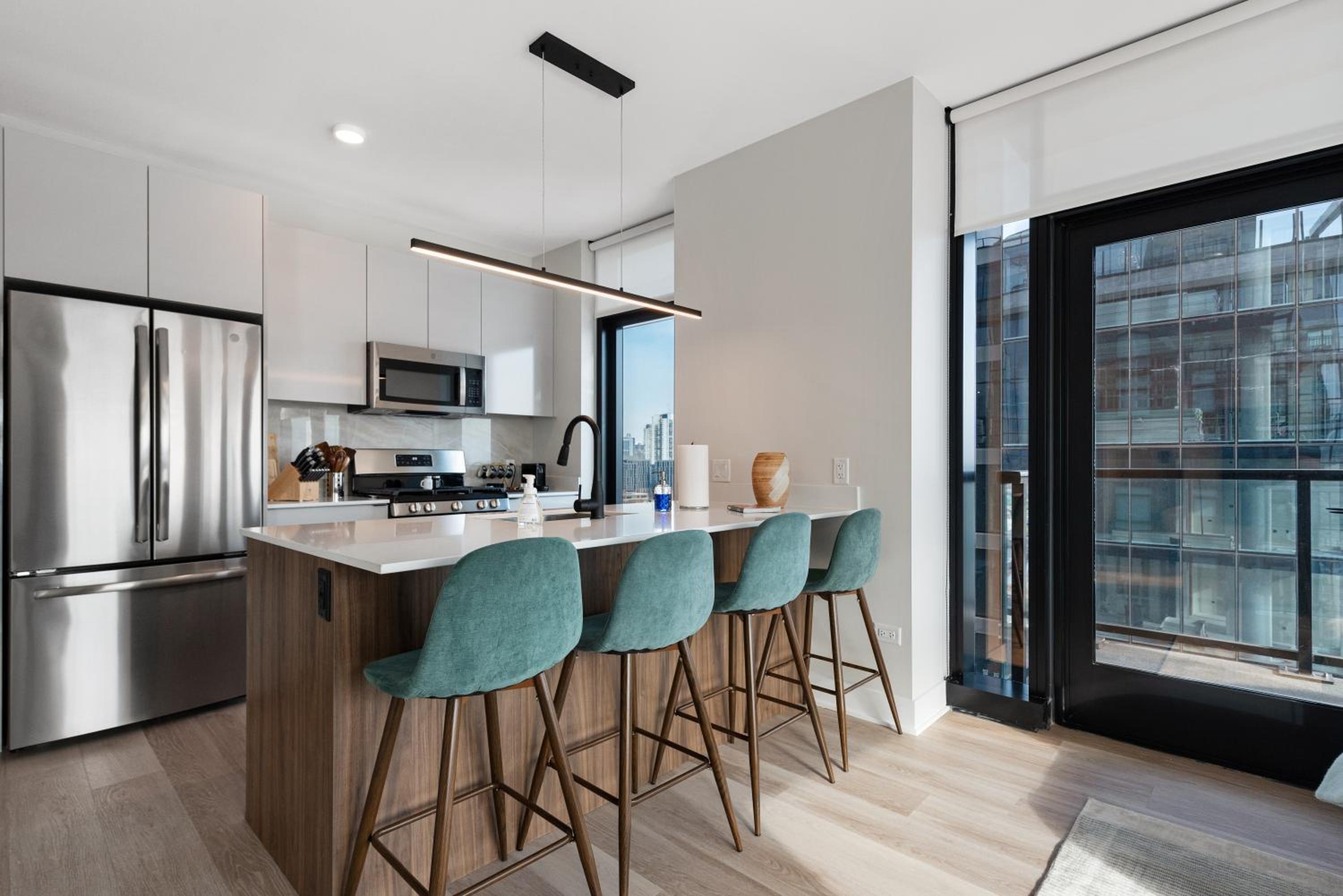 Avra Stylish Apartments Prime West Loop Location Near Union Park