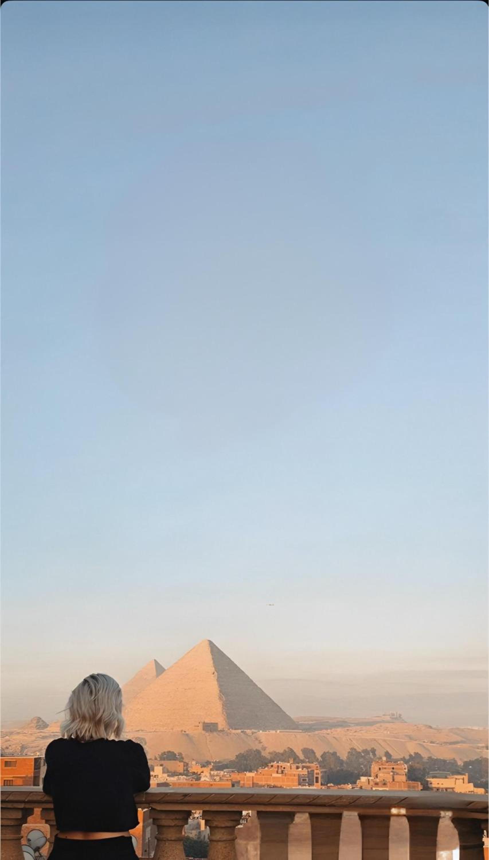 Crowne Pyramids View inn