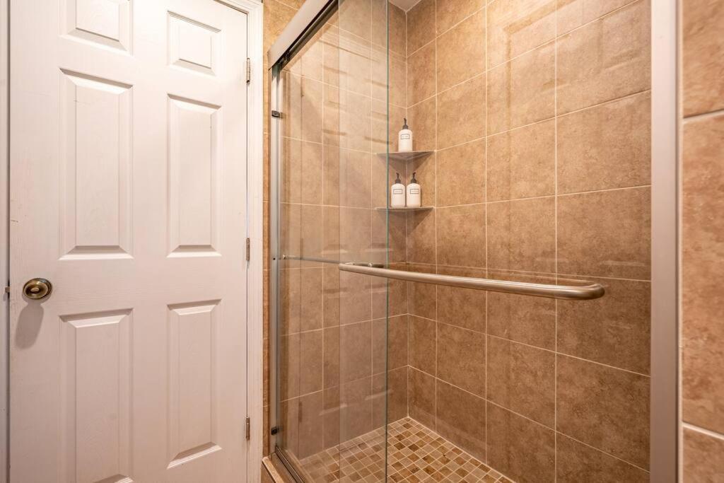 Gorgeous Home,Walk to The Brave,15min to downtown - Property Image 4