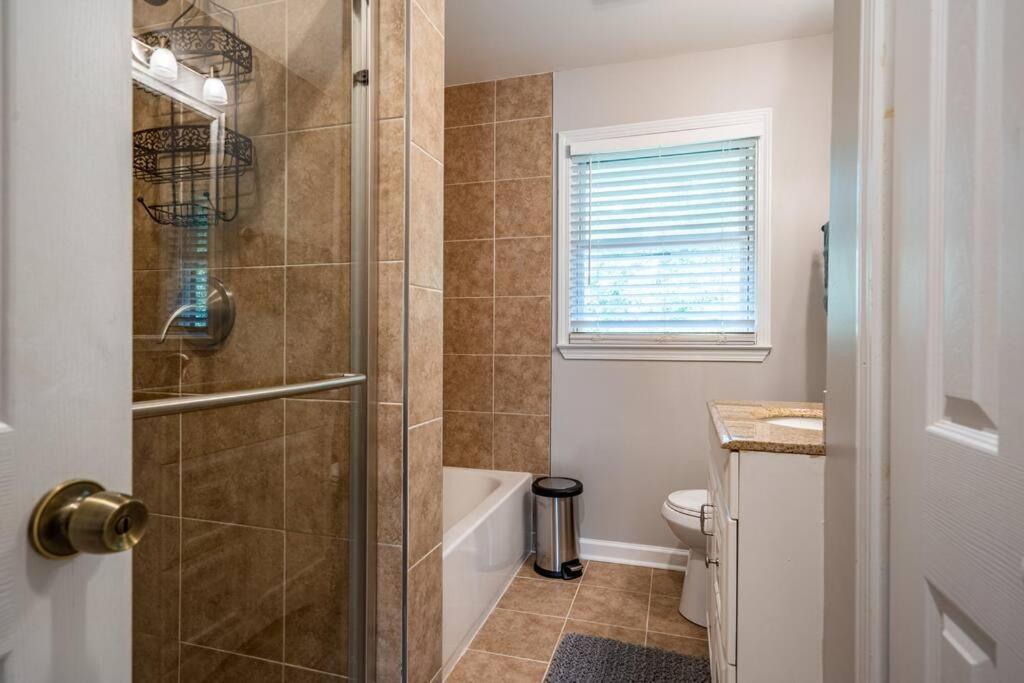 Gorgeous Home,Walk to The Brave,15min to downtown - Property Image 5