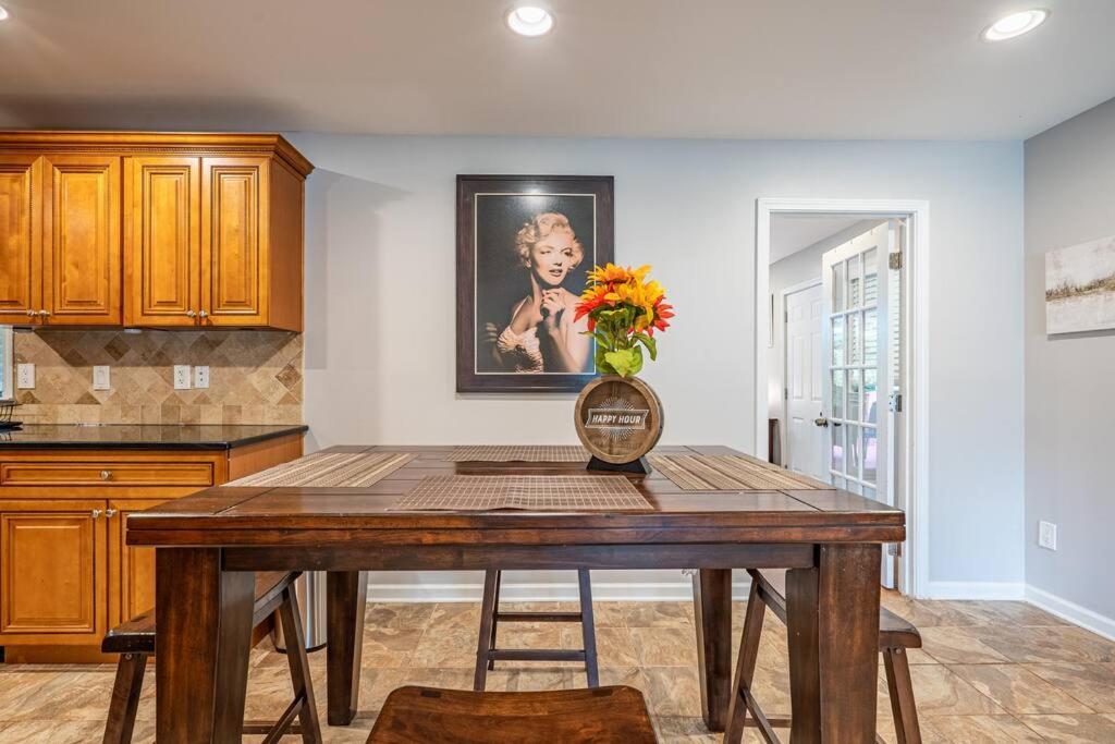 Gorgeous Home,Walk to The Brave,15min to downtown - Property Image 6