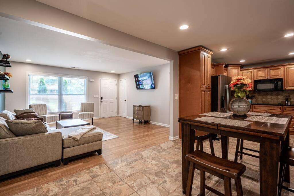 Gorgeous Home,Walk to The Brave,15min to downtown - Property Image 10
