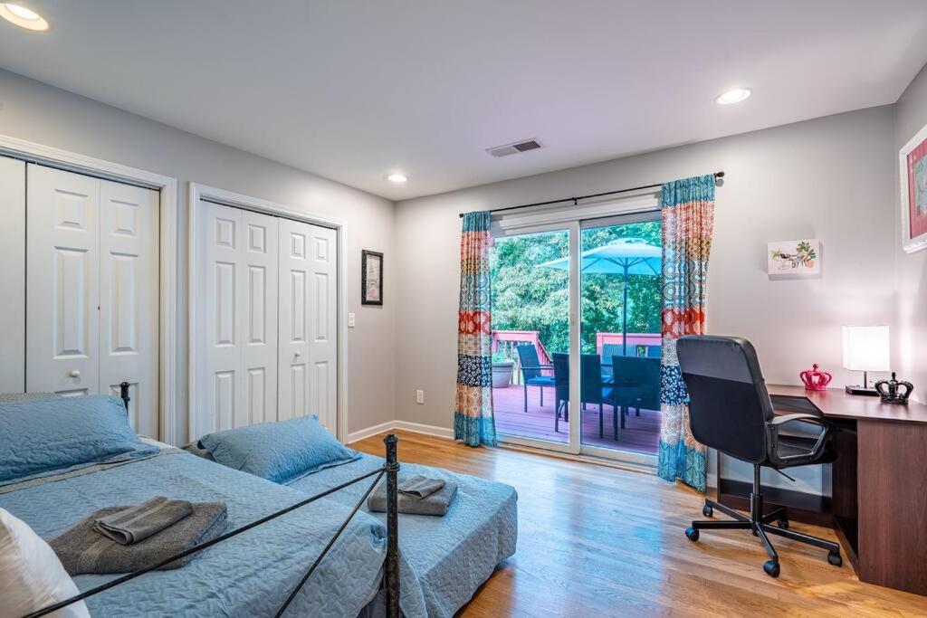 Gorgeous Home,Walk to The Brave,15min to downtown view 4